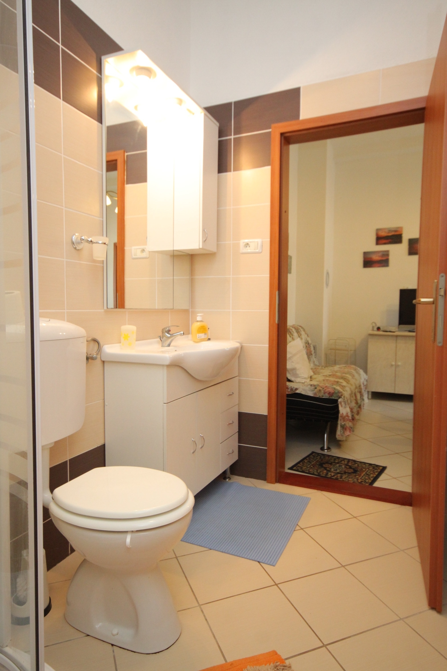 One bedroom apartment near beach Artatore, Lošinj  A-b