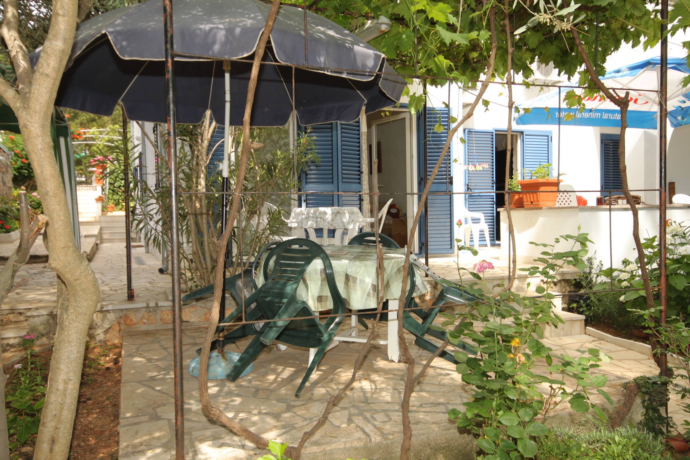 One bedroom apartment near beach Artatore, Lošinj  A-b