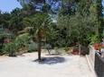 Parkeerplaats Artatore, Lošinj, Parkeerplaats 7935 - Appartementen near sea with rocky beach.