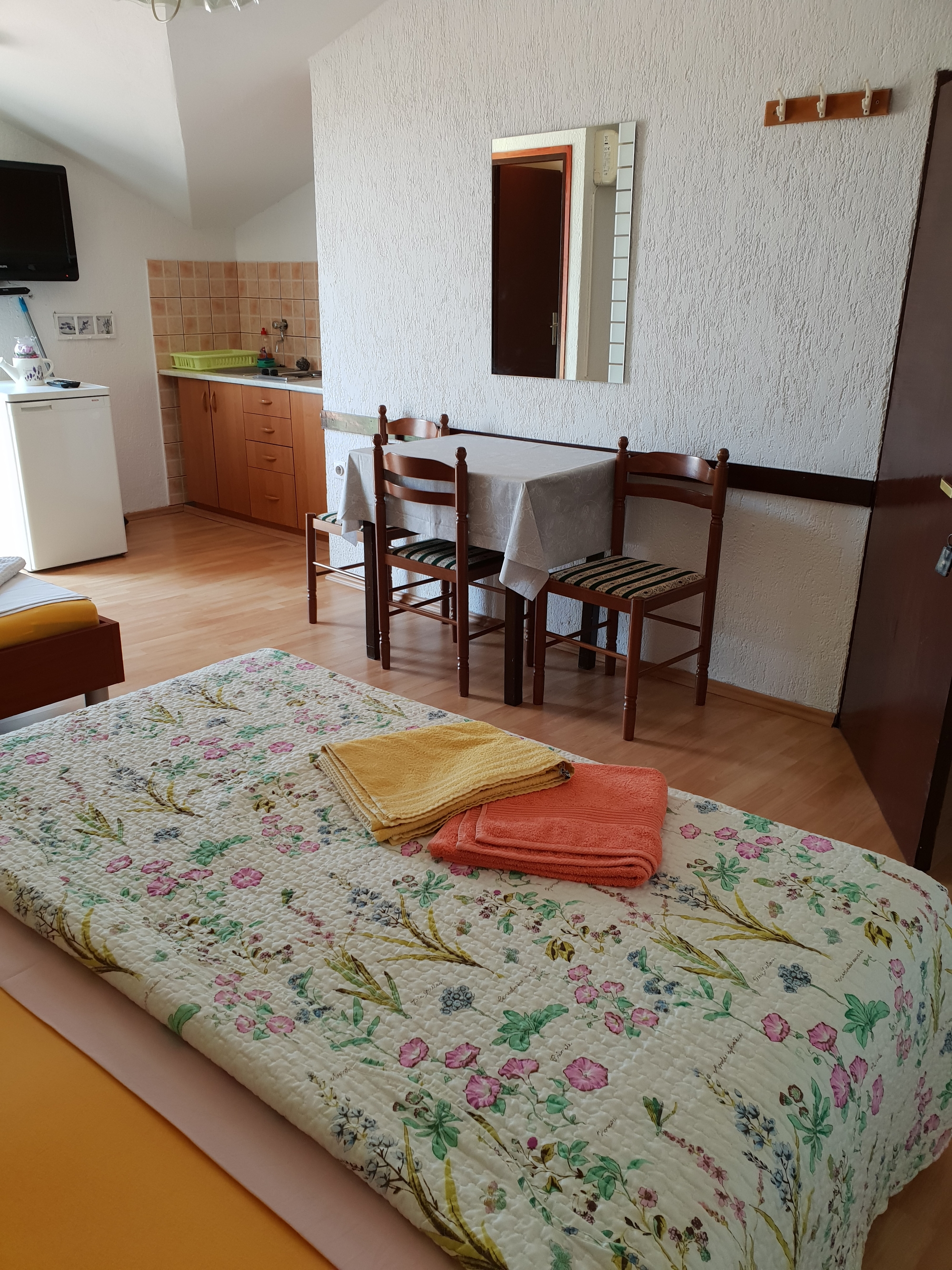 Studio flat with terrace and sea view Ćunski, Lošinj (AS-7951-a) Studio flat with terrace and sea view Ćunski, Lošinj (AS-7951-a)