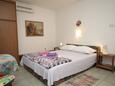 Camera da letto Mali Lošinj, Camera da letto nell'alloggi del tipo studio-apartment, condizionatore disponibile, animali domestici ammessi e WiFi.