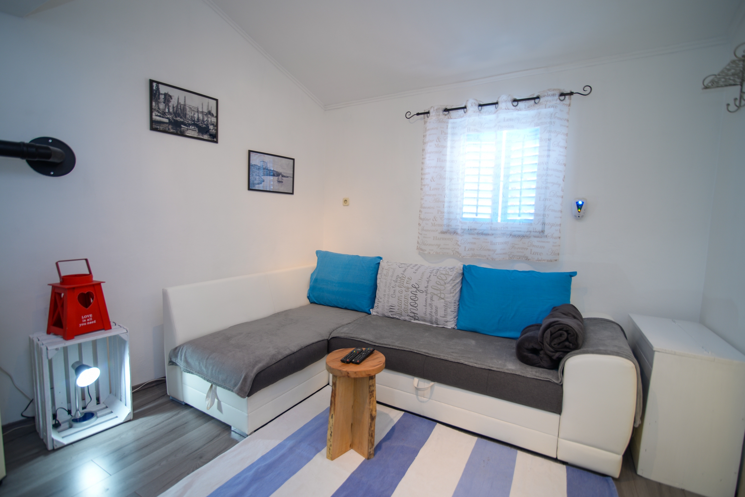 Two bedroom apartment with terrace Veli Lošinj, Lošinj  A-c