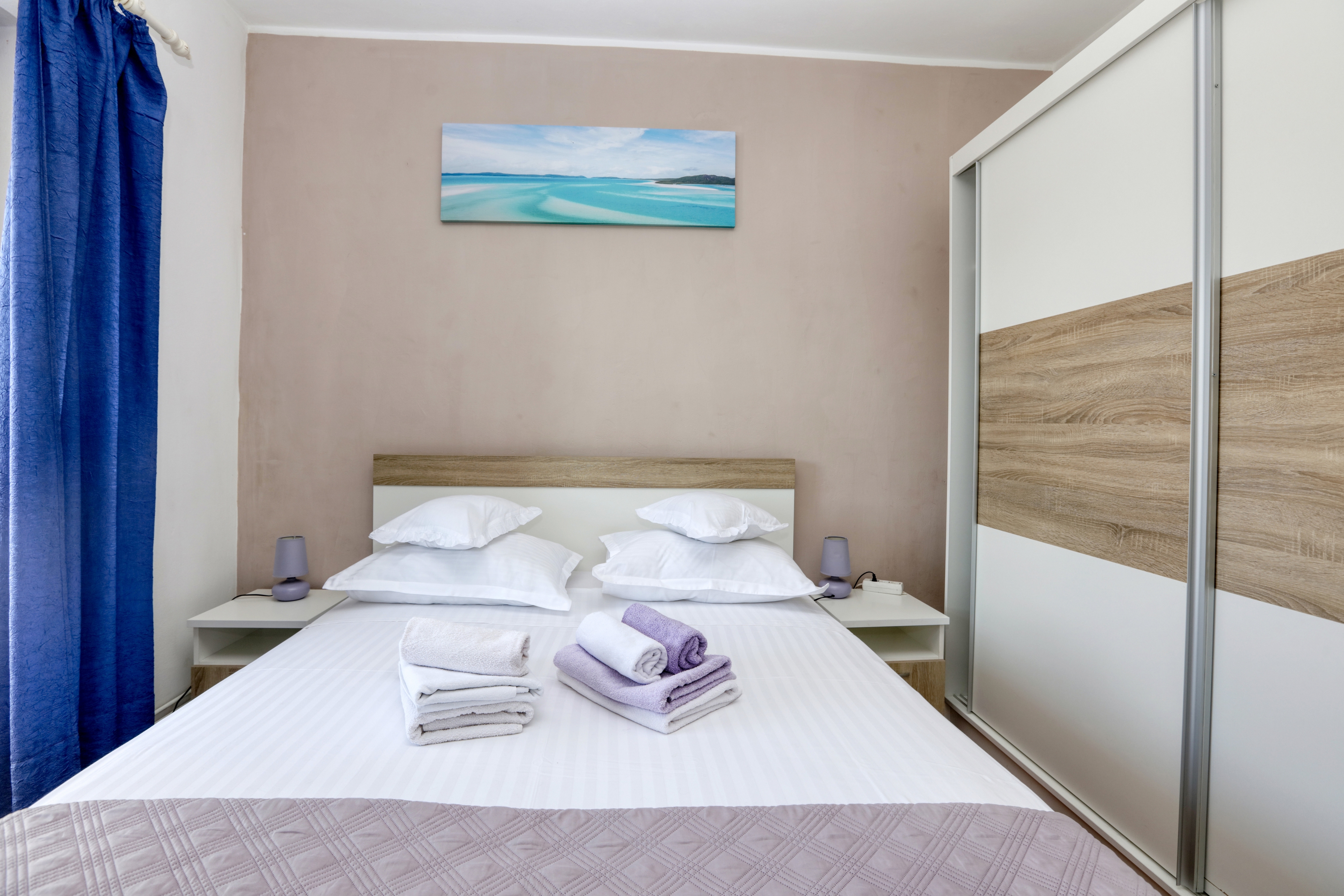 Two bedroom apartment near beach Jezera, Murter  A-a