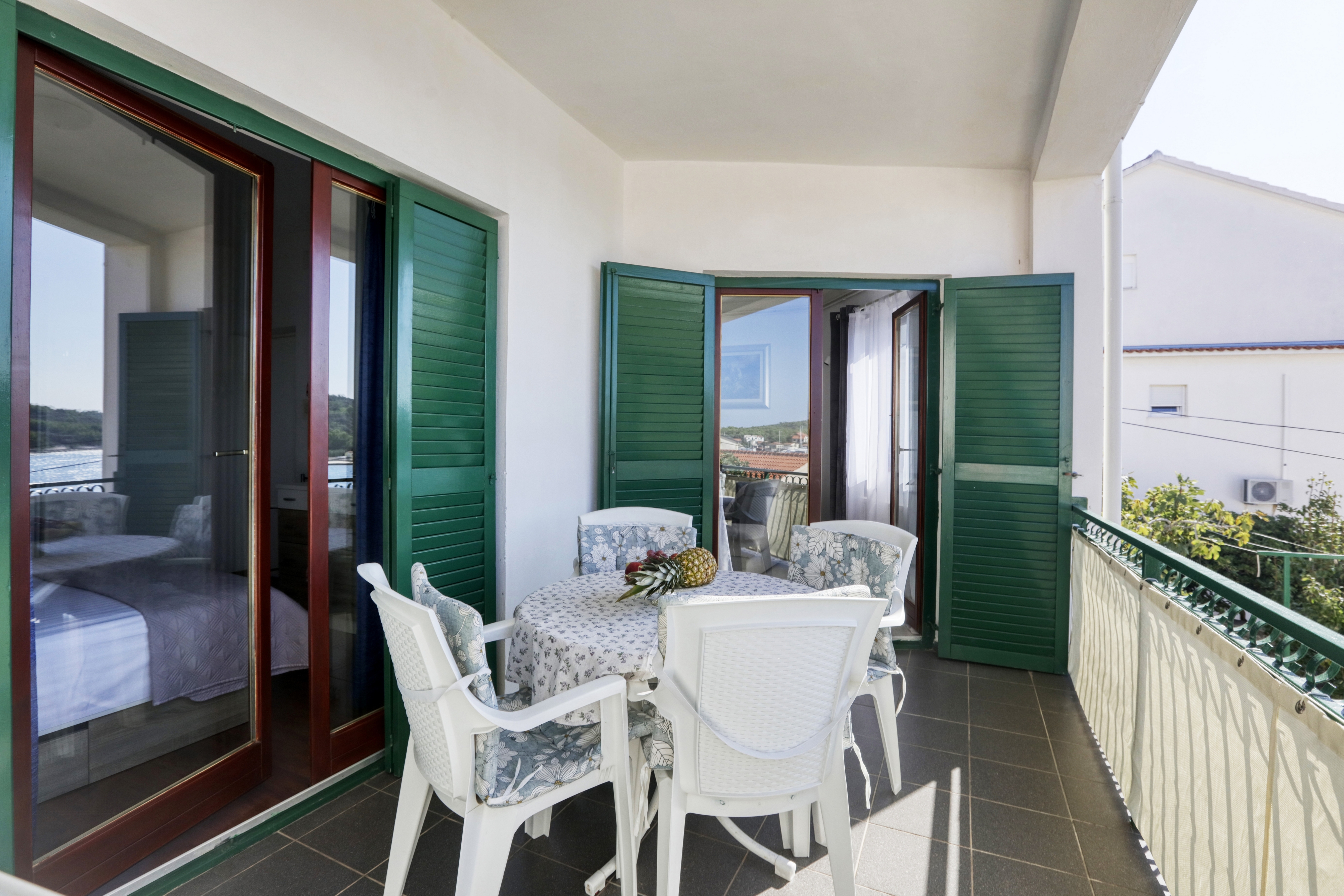 Two bedroom apartment near beach Jezera, Murter  A-a
