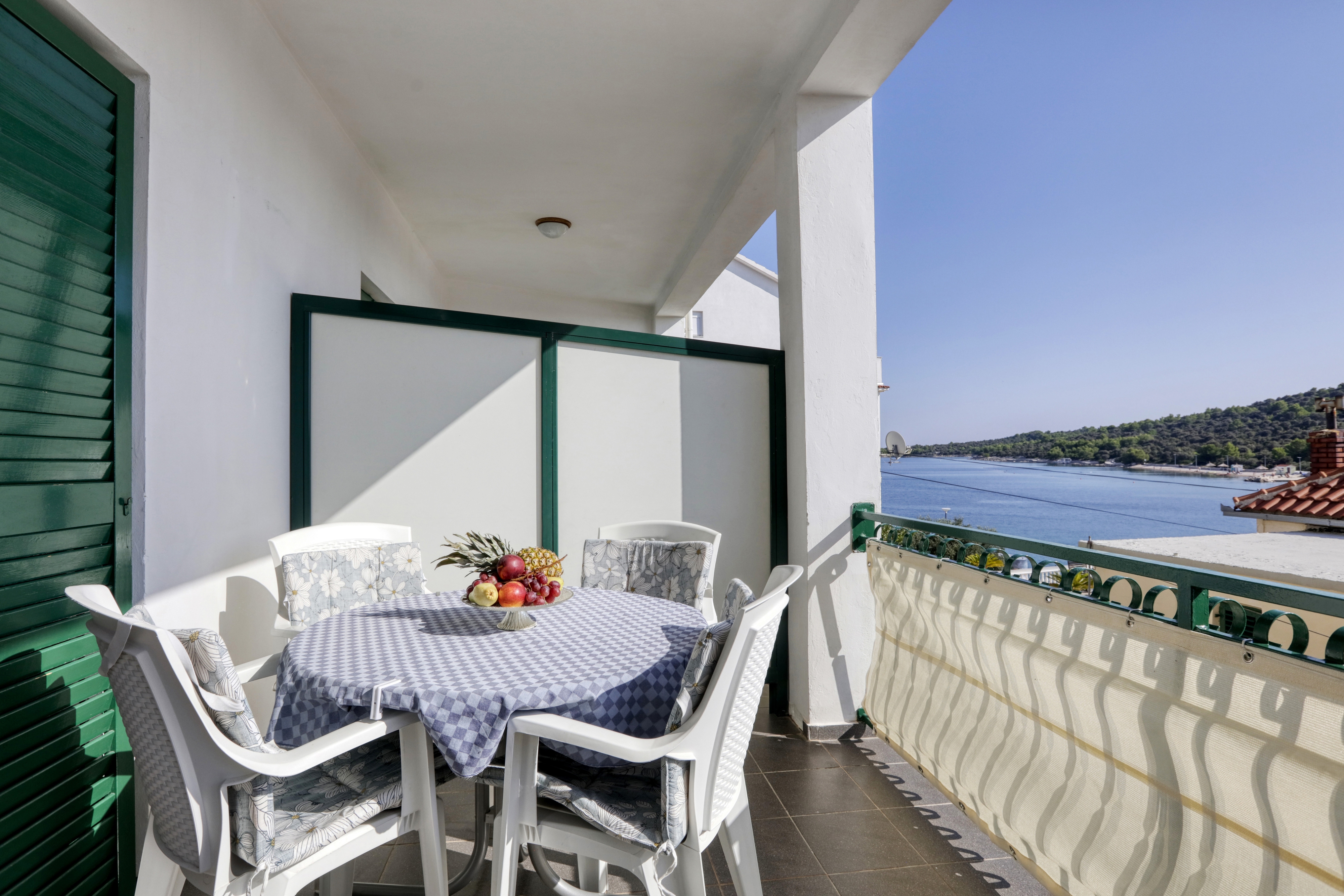 Two bedroom apartment near beach Jezera, Murter  A-c