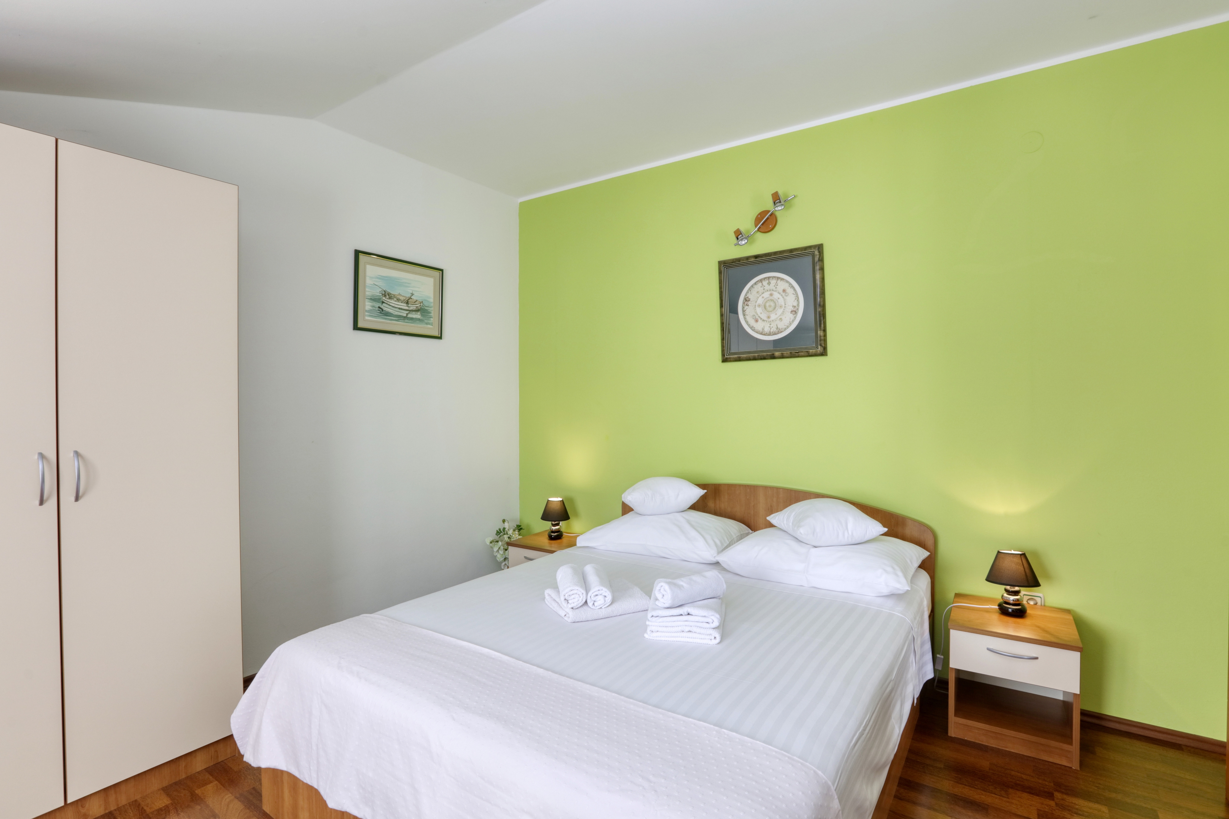 One bedroom apartment near beach Jezera, Murter  A-d