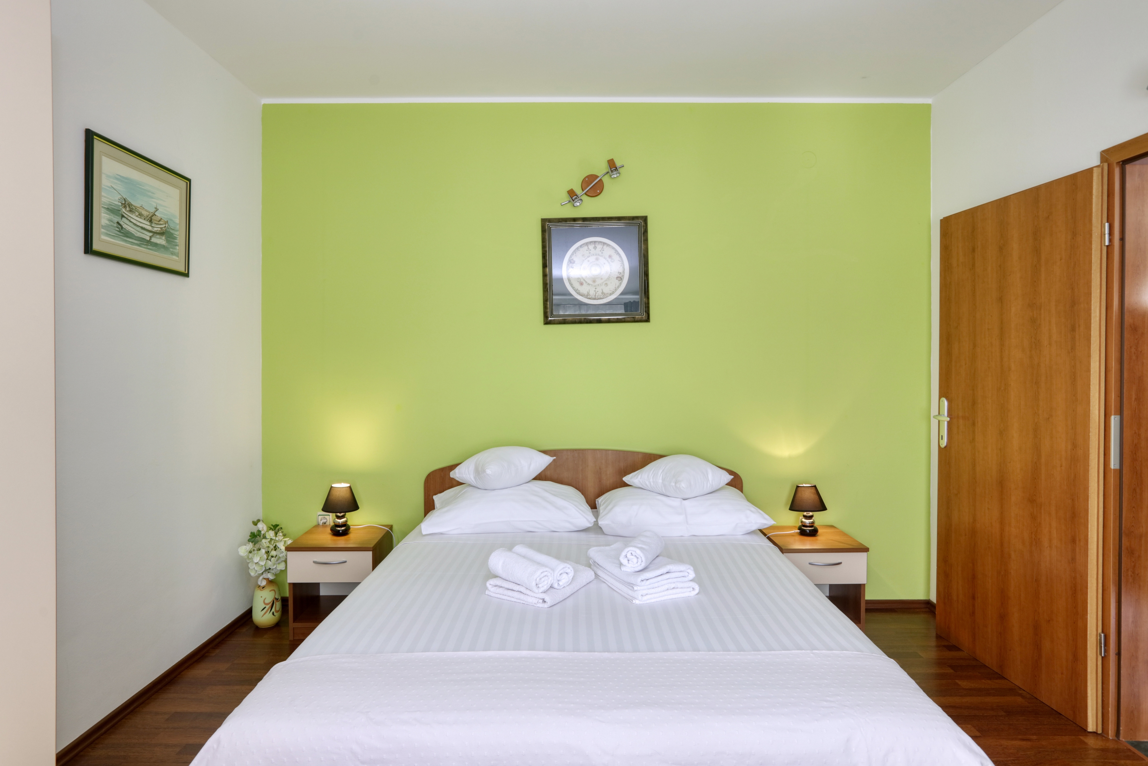 One bedroom apartment near beach Jezera, Murter  A-d