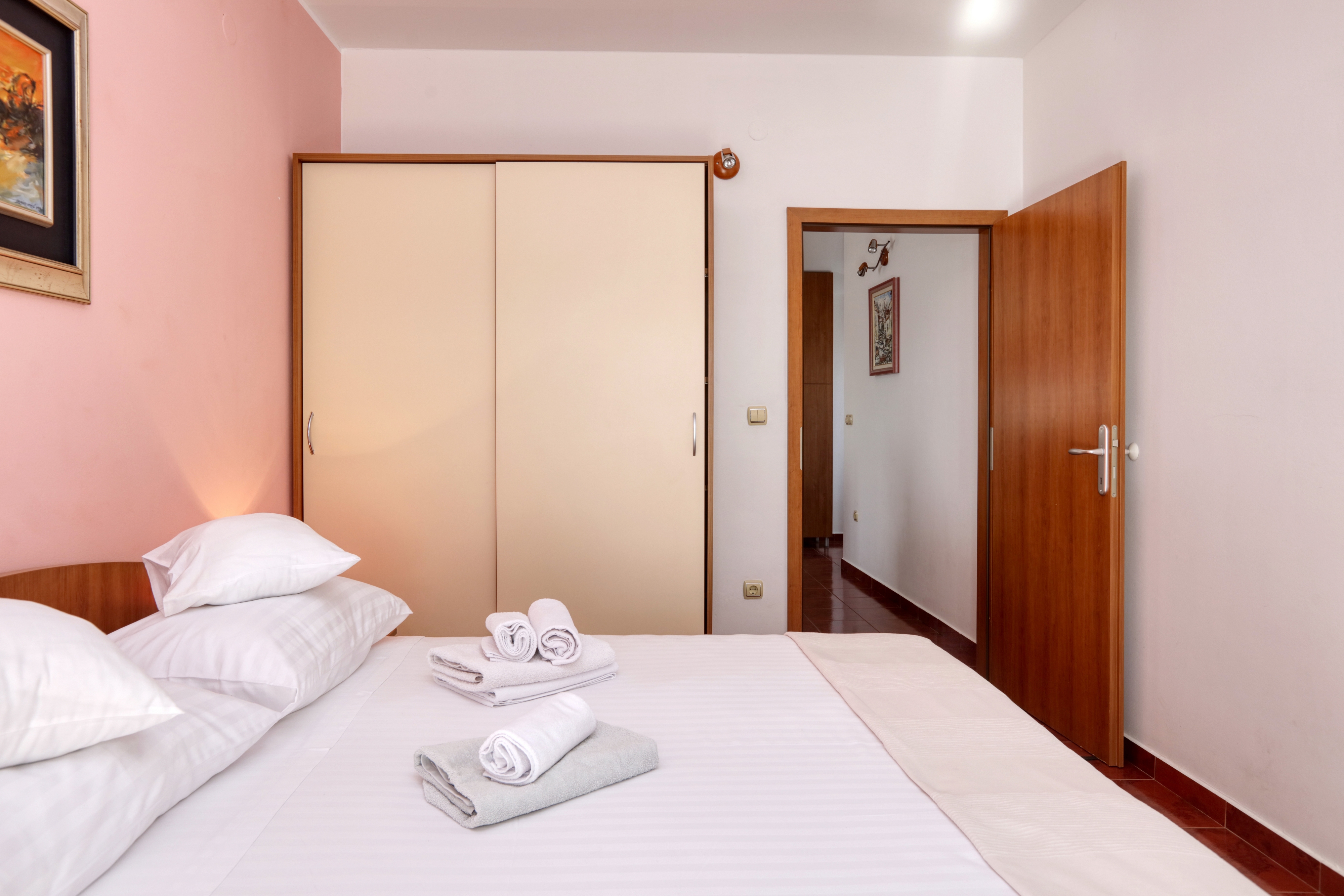 One bedroom apartment near beach Jezera, Murter  A-e