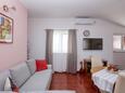 Obývací pokoj Jezera, Obývací pokoj v ubytování typu apartment, s klimatizací, domácí mazlíčci povoleni a WiFi.