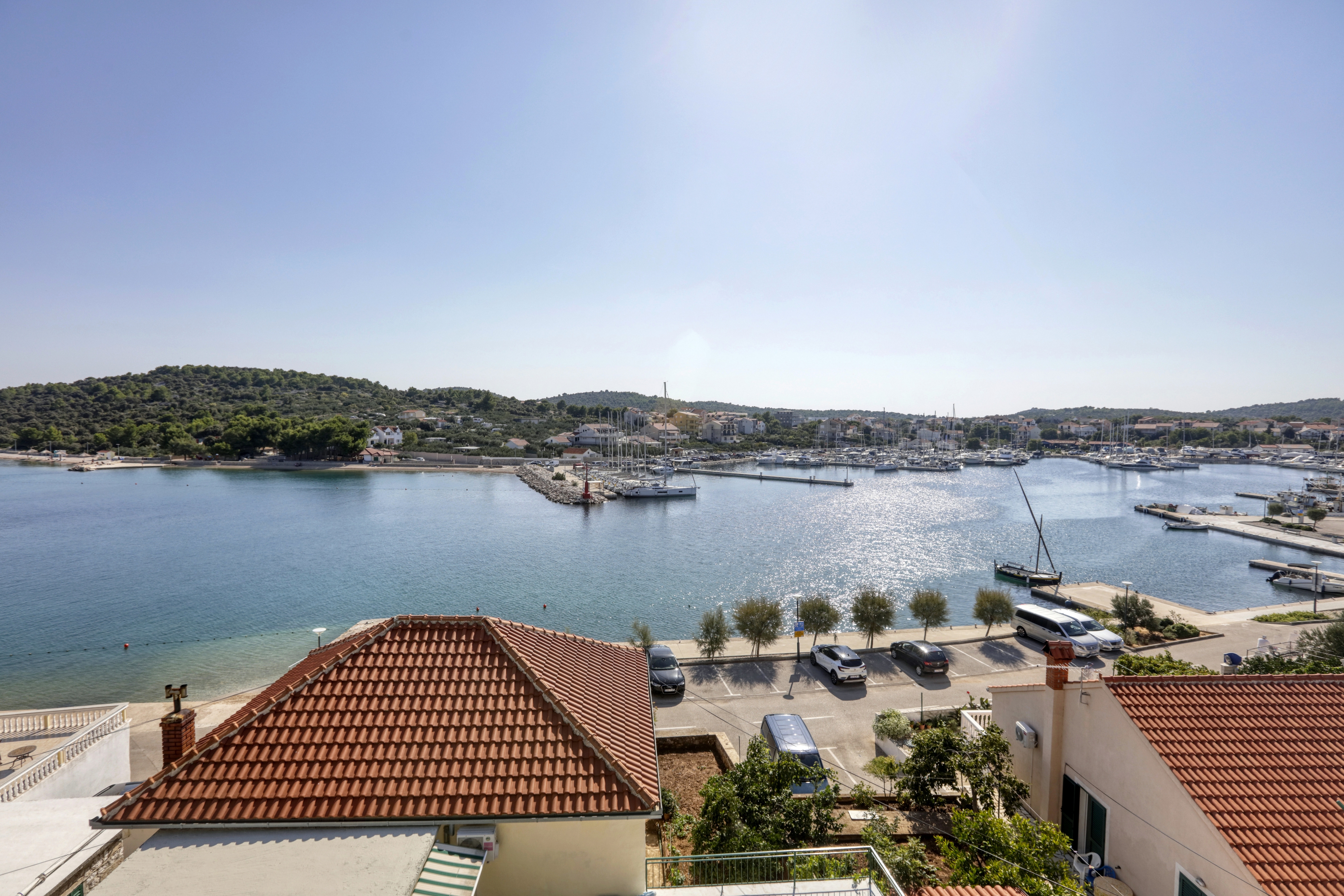 One bedroom apartment near beach Jezera, Murter  A-e