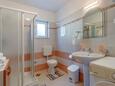 Ванная комната Nerezine, Ванная комната в размещении типа apartment, Домашние животные допускаются и WiFi.