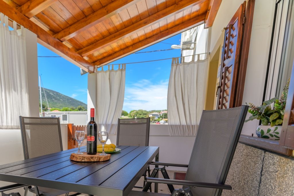 Two bedroom apartment near beach Nerezine, Lošinj (A-7963-a)