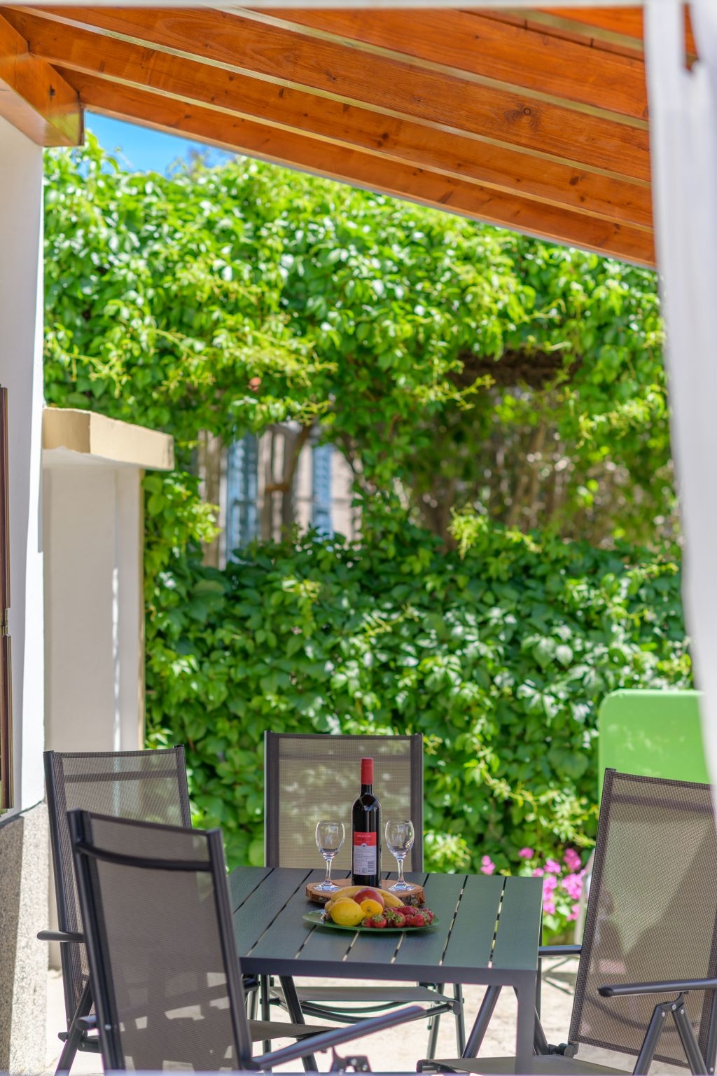 Two bedroom apartment near beach Nerezine, Lošinj  A-a