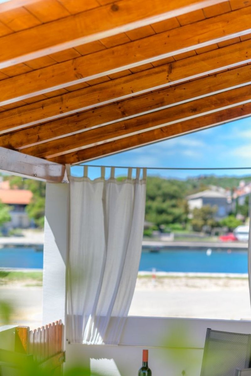 Two bedroom apartment near beach Nerezine, Lošinj  A-a
