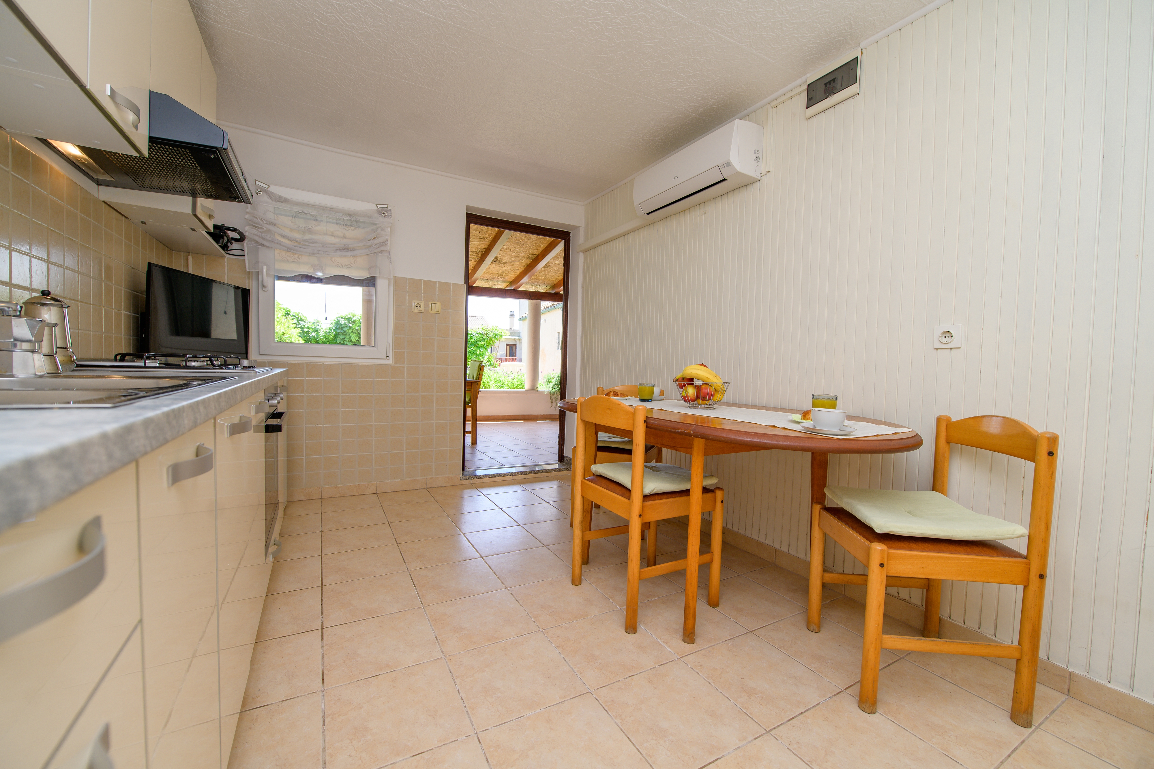 One bedroom apartment near beach Nerezine, Lošinj (A-7963-b)