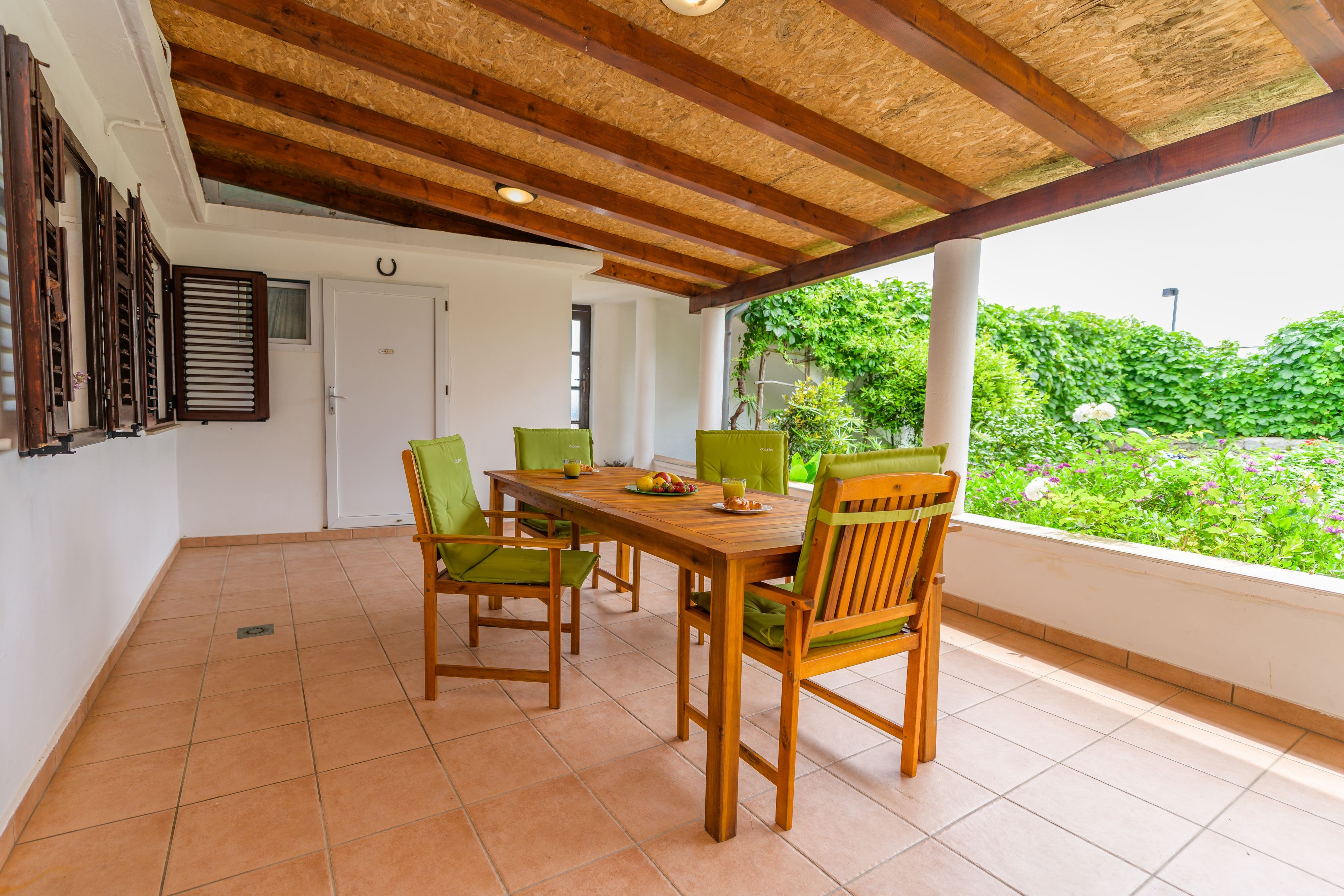 One bedroom apartment near beach Nerezine, Lošinj  A-b