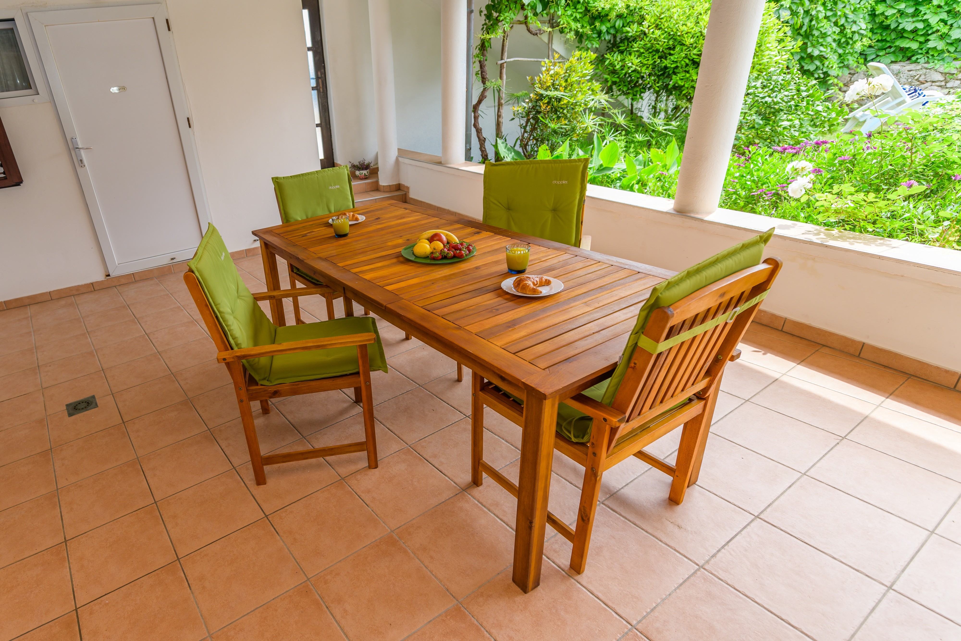 One bedroom apartment near beach Nerezine, Lošinj  A-b