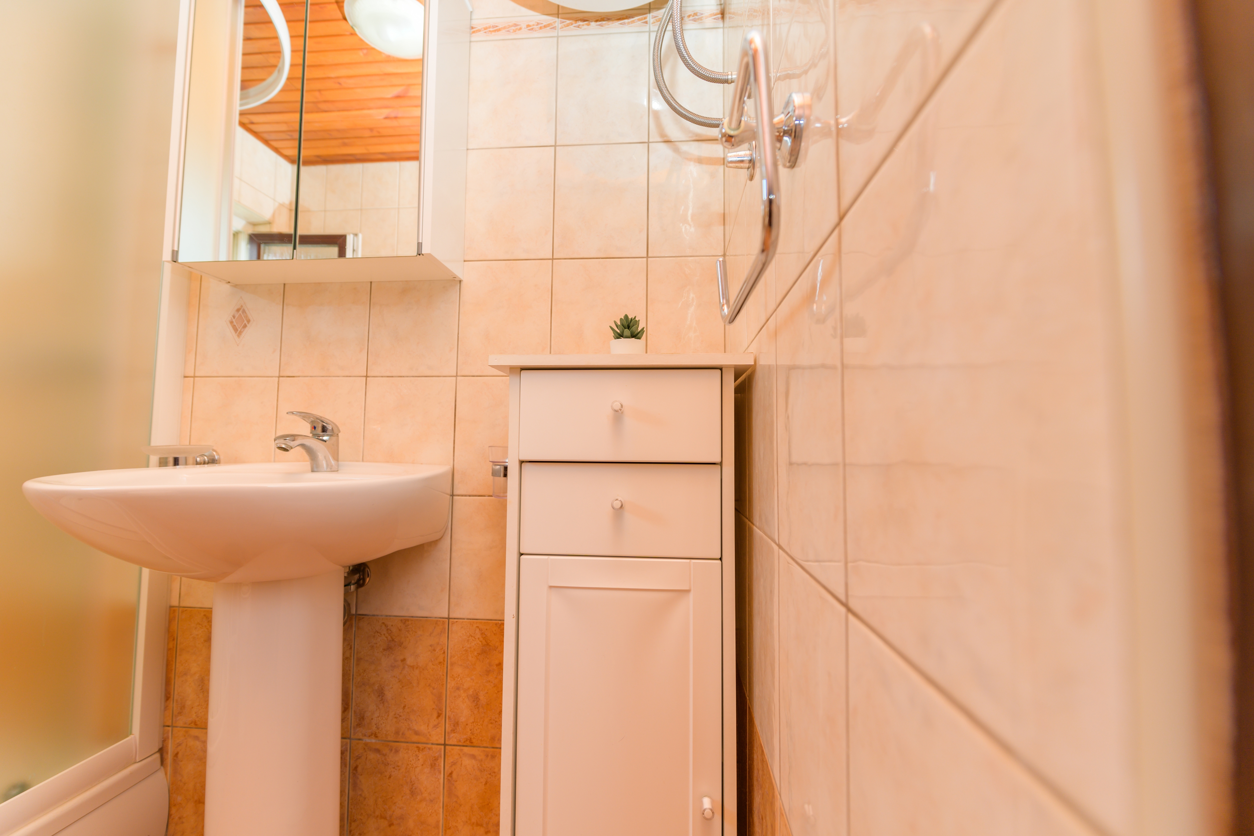Two bedroom apartment near beach Nerezine, Lošinj  A-c