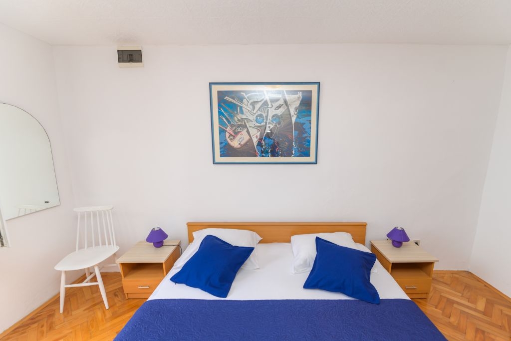 Two bedroom apartment near beach Nerezine, Lošinj  A-c