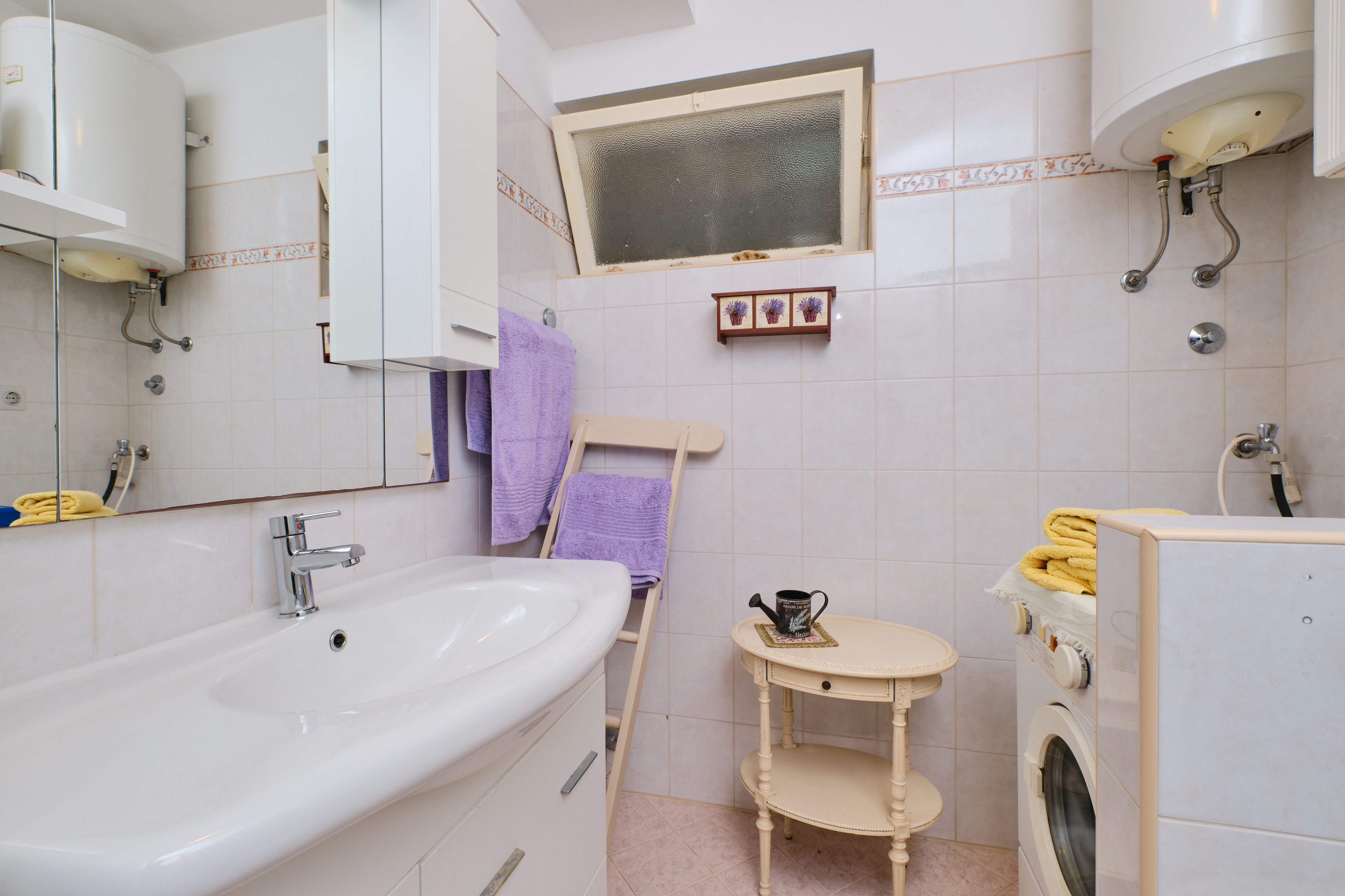 Two bedroom apartment with terrace Mali Lošinj, Lošinj  A-a