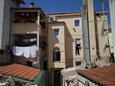 Mali Lošinj, Lošinj, Obiekt 7979 - Apartamenty przy morzu ze żwirową plażą.