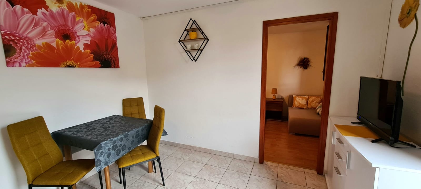One bedroom apartment with terrace Cres (A-7983-a) One bedroom apartment with terrace Cres (A-7983-a)