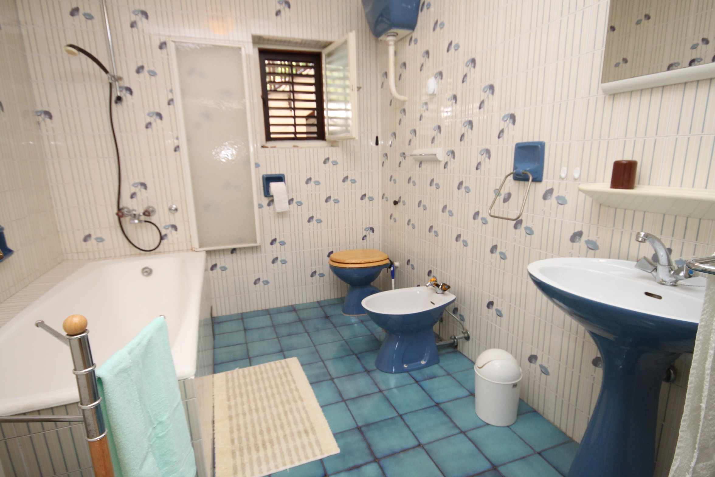 Four bedroom apartment with terrace Mali Lošinj, Lošinj  A-a