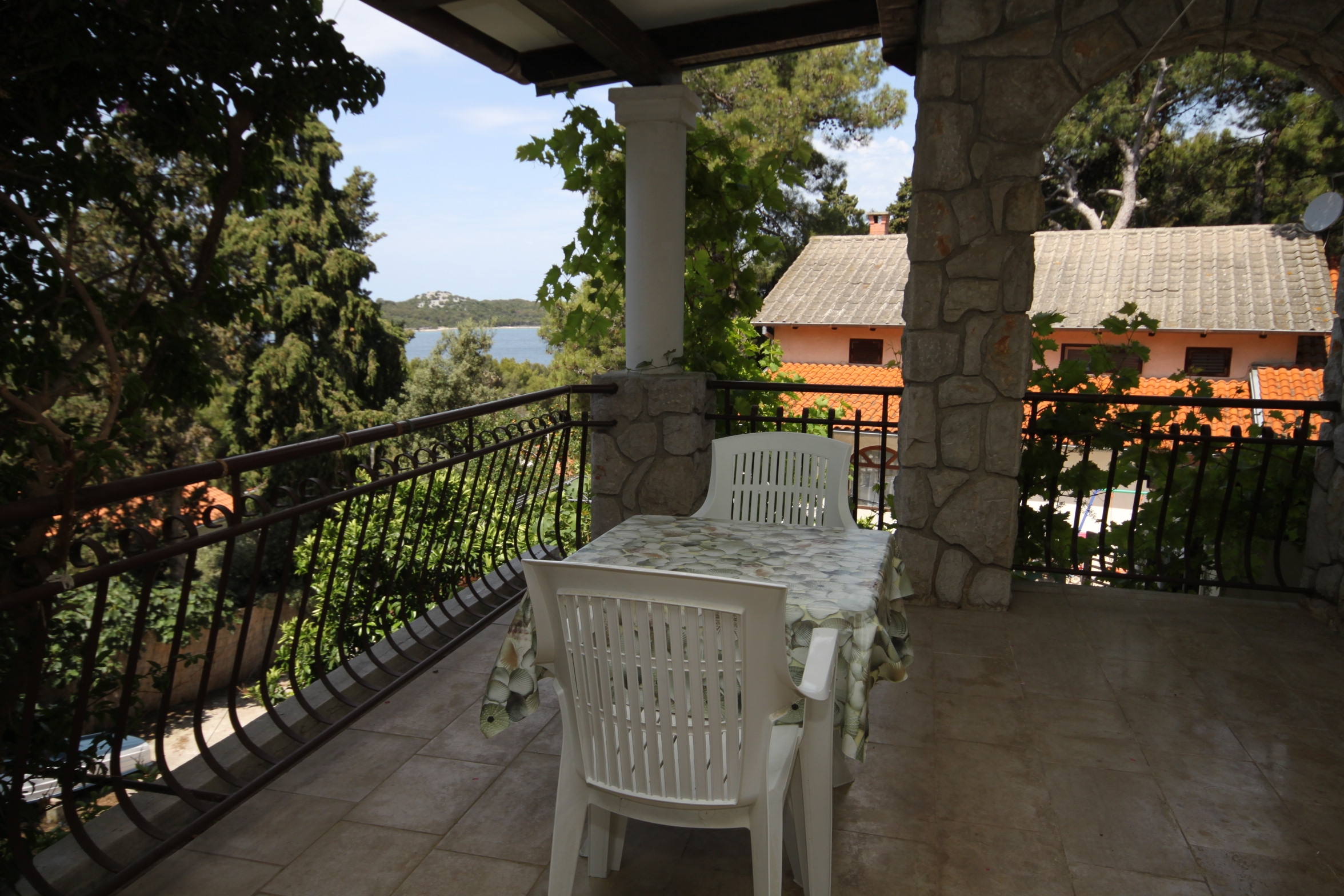 Four bedroom apartment with terrace Mali Lošinj, Lošinj  A-a