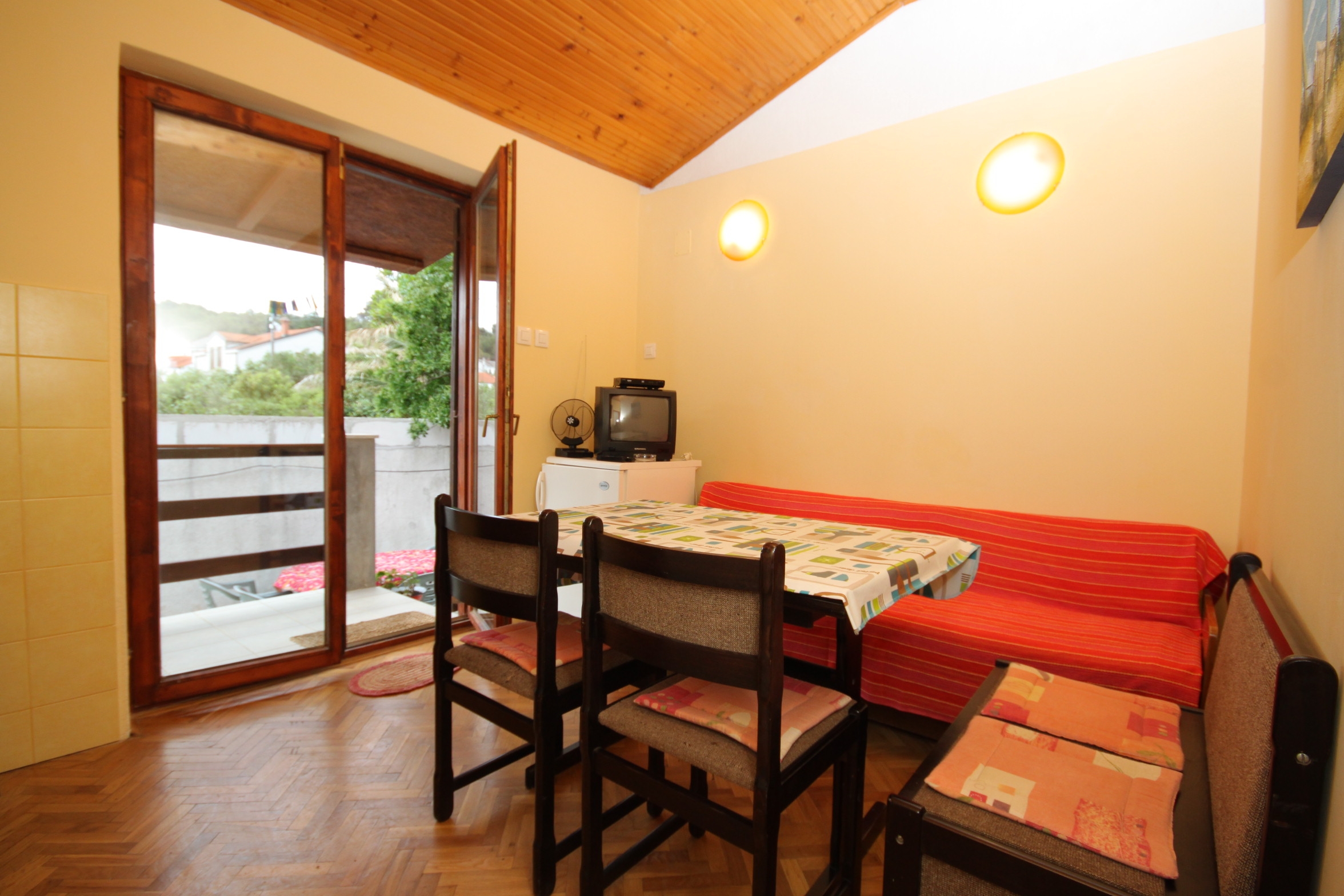 Two bedroom apartment with terrace and sea view Mali Lošinj, Lošinj (A-8006-b)