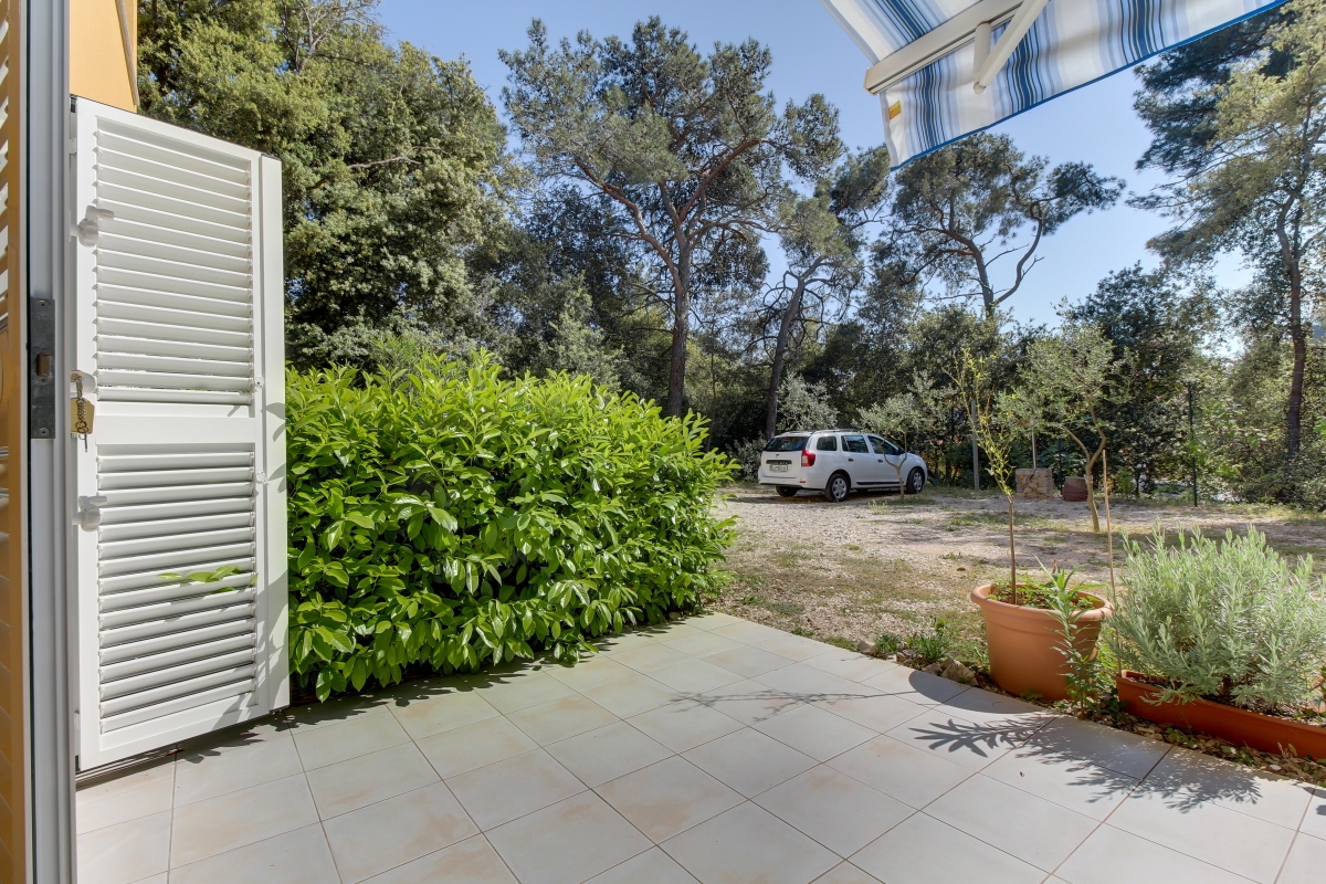 One bedroom apartment with terrace Artatore, Lošinj  A-a