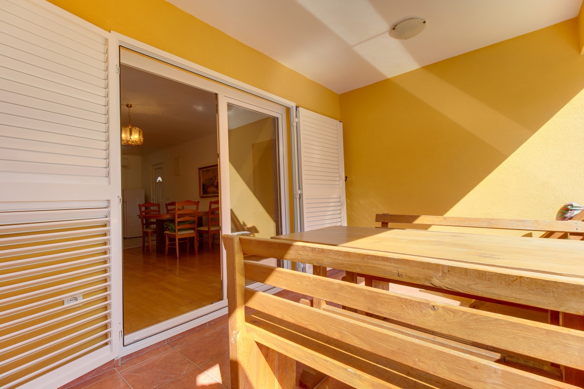 One bedroom apartment with terrace Artatore, Lošinj  A-e