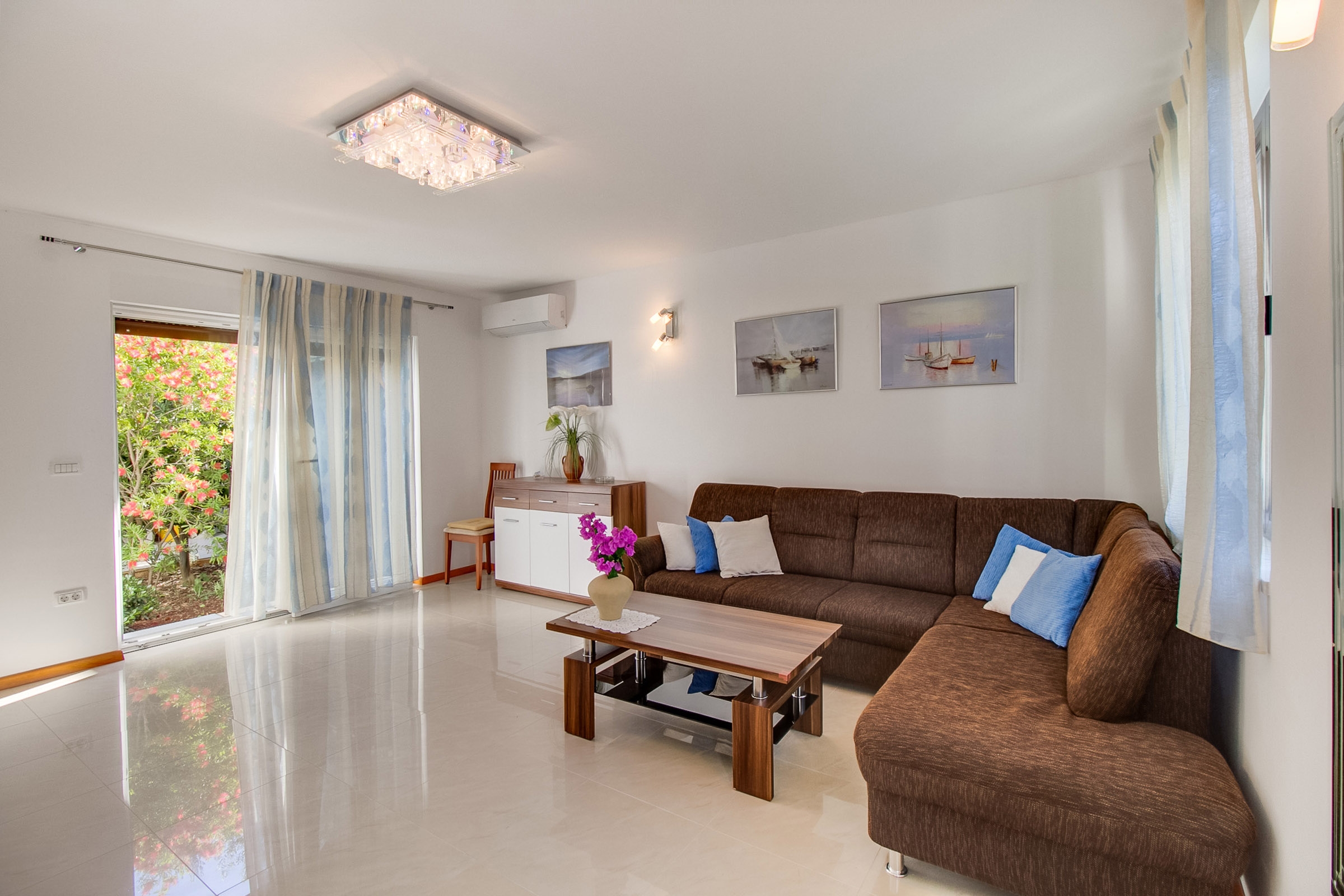 Two bedroom apartment with terrace Mali Lošinj, Lošinj  A-b