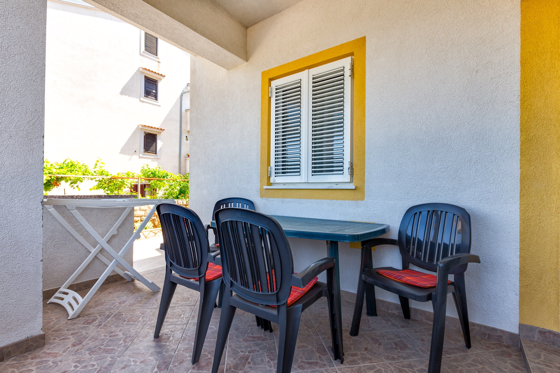 Two bedroom apartment with terrace and sea view Mali Lošinj, Lošinj  A-b
