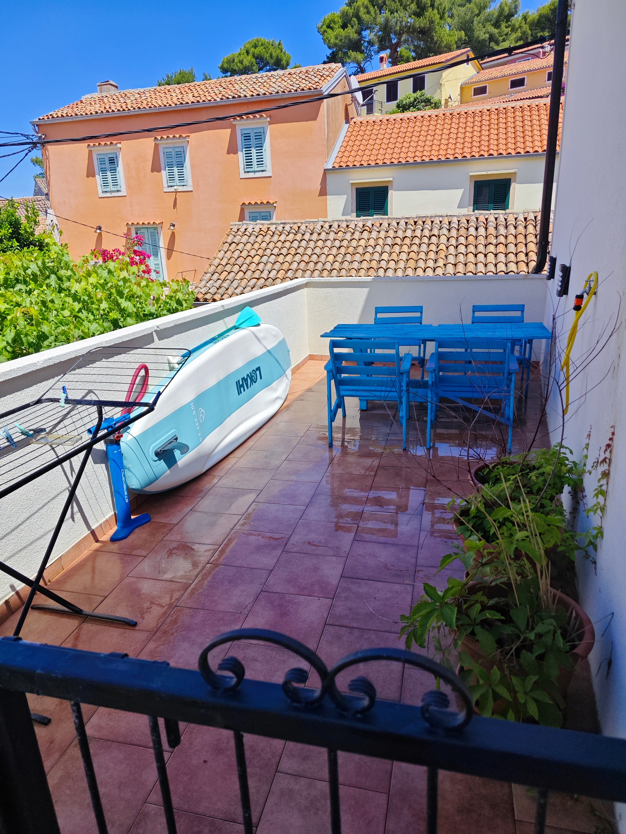 One bedroom apartment with terrace and sea view Veli Lošinj, Lošinj  A-a