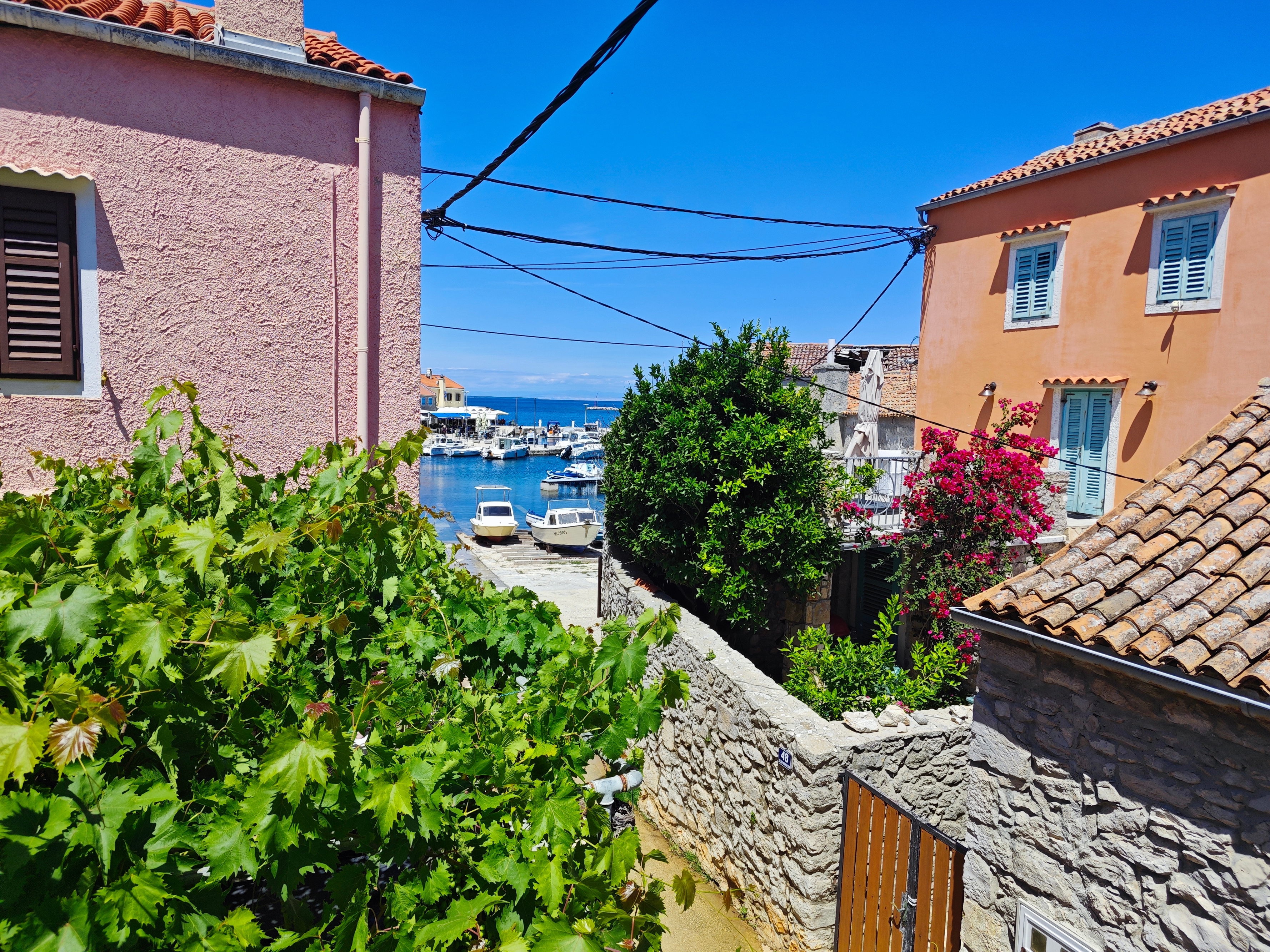 One bedroom apartment with terrace and sea view Veli Lošinj, Lošinj  A-a