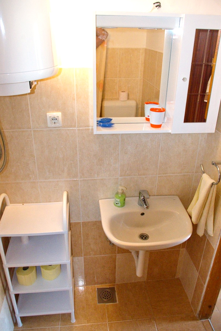 Two bedroom house with terrace and sea view Ustrine, Cres  K