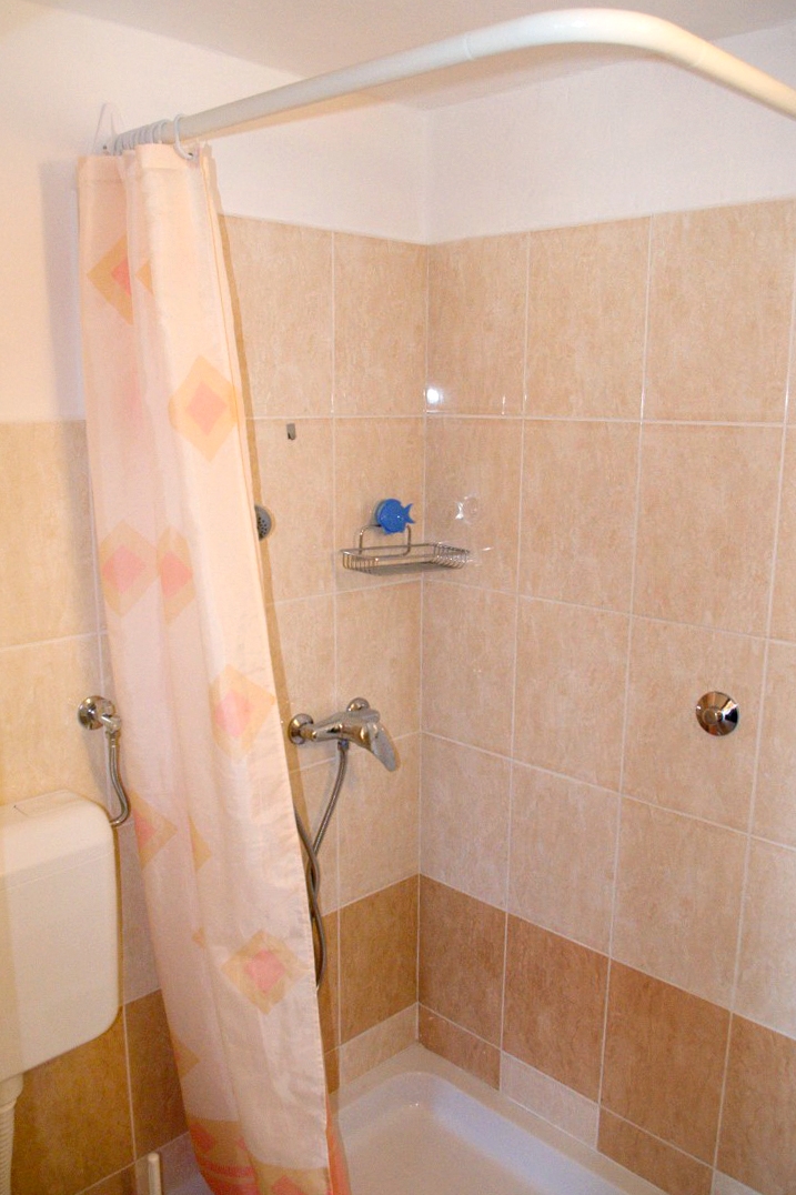 Two bedroom house with terrace and sea view Ustrine, Cres  K