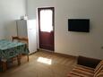 Ždrelac, Obývací pokoj v ubytování typu apartment, s klimatizací.