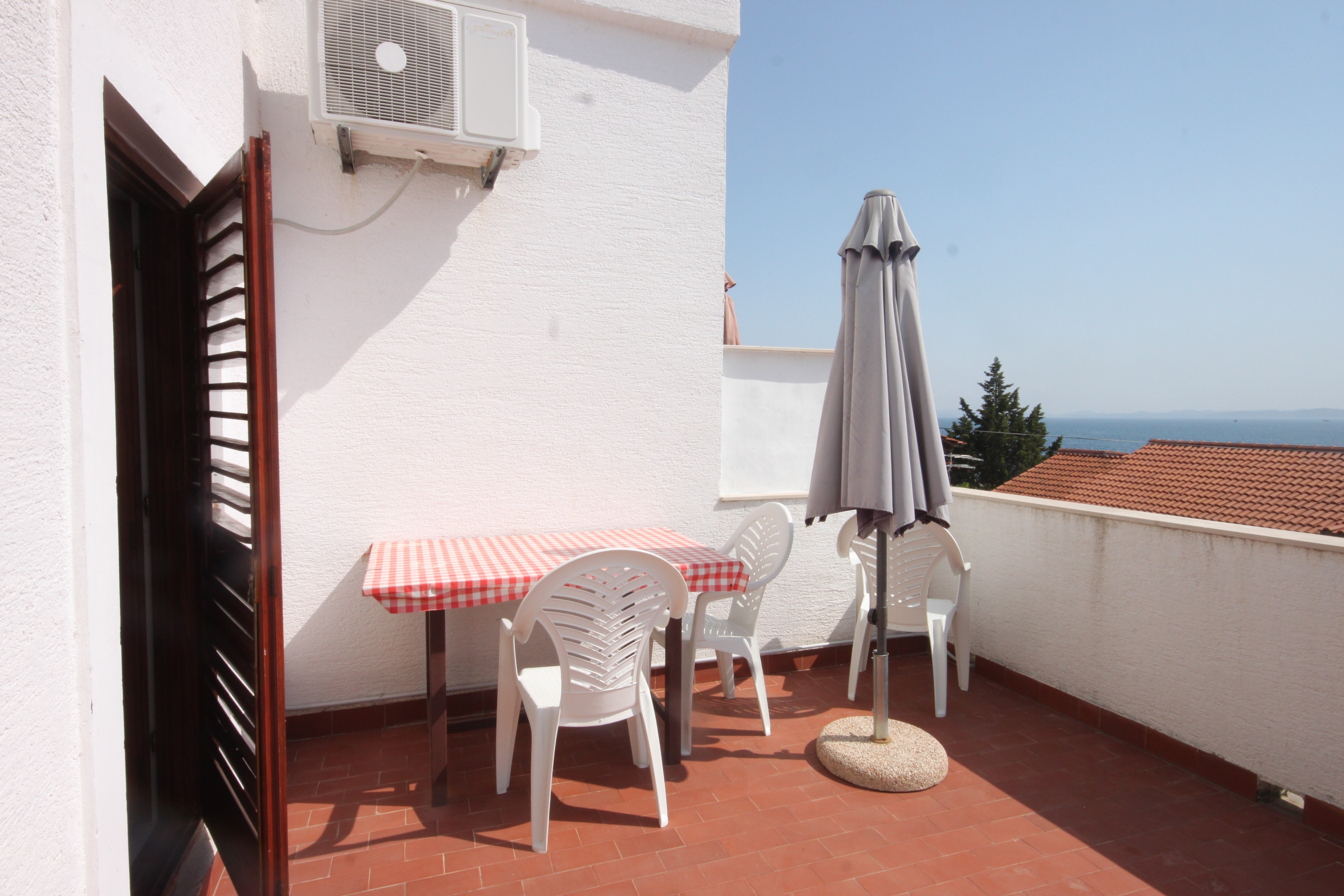 Two bedroom apartment with terrace and sea view Ždrelac, Pašman  A-b
