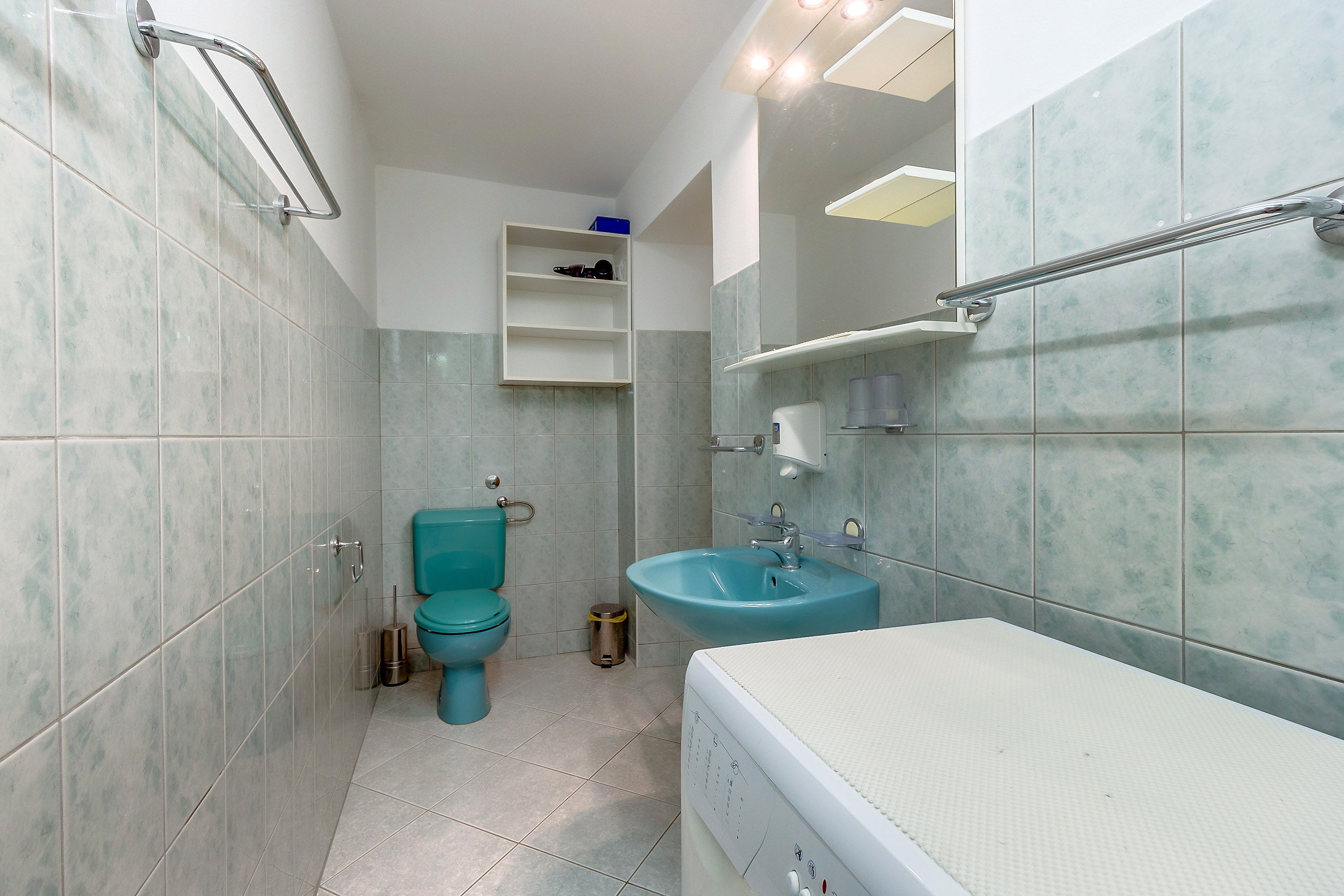 Two bedroom apartment with terrace Nerezine, Lošinj  A-a