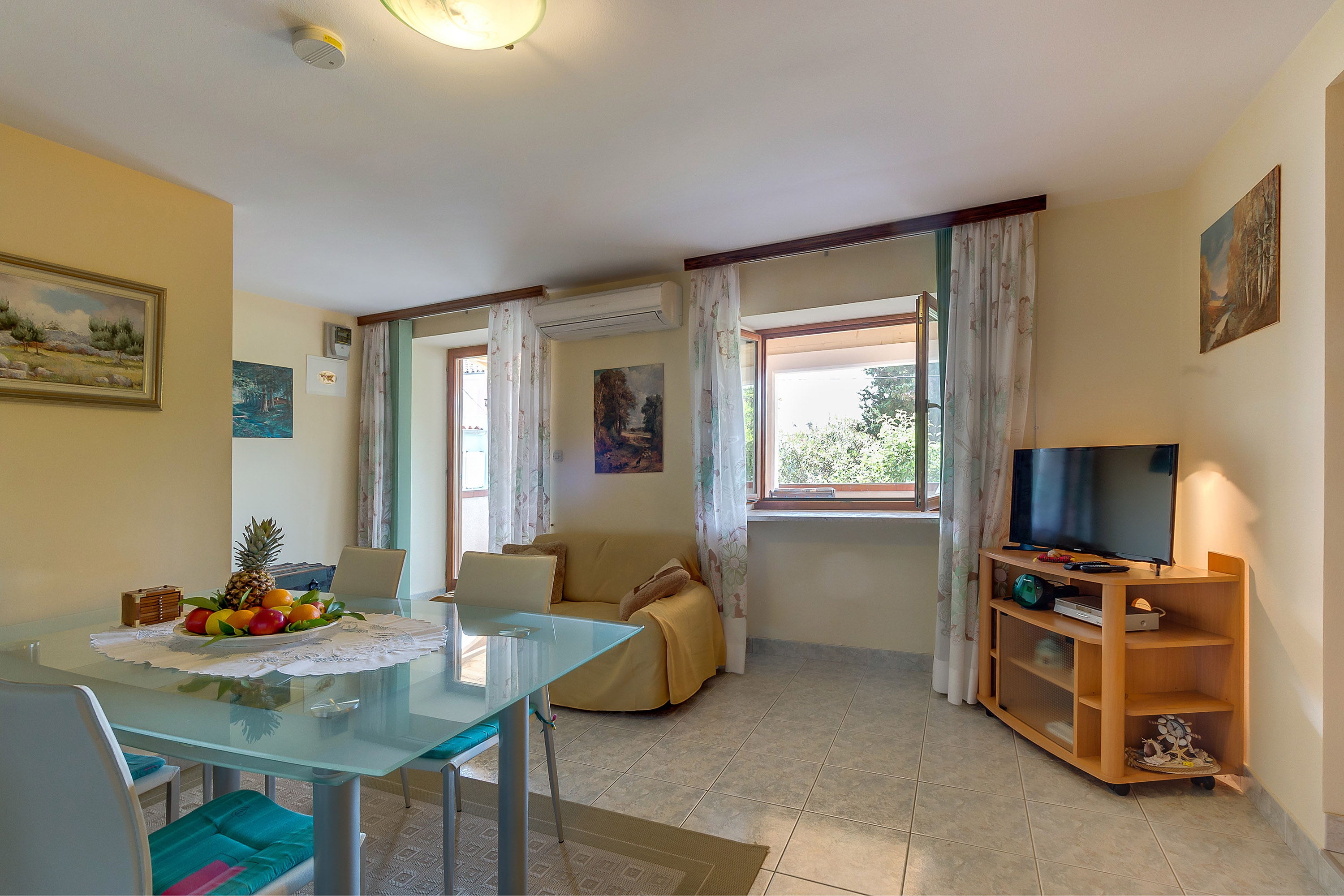 Two bedroom apartment with terrace Nerezine, Lošinj (A-8049-a)