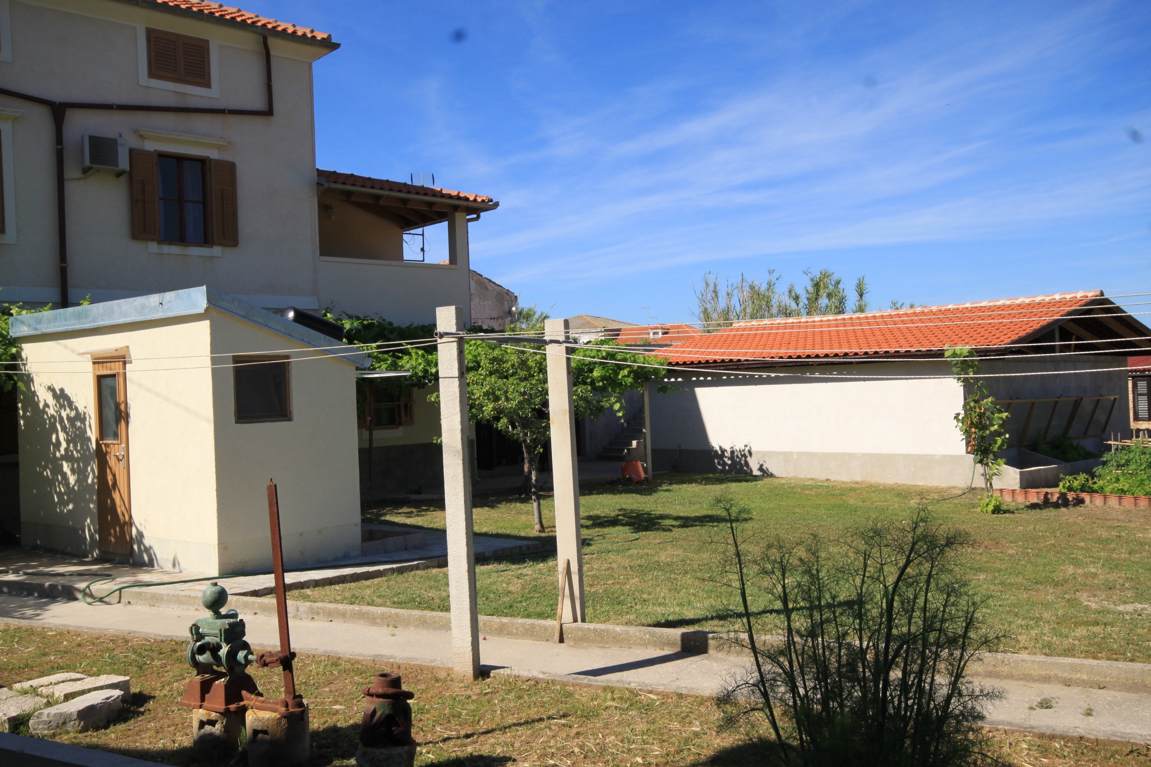 Two bedroom apartment with terrace Susak, Lošinj  A-d