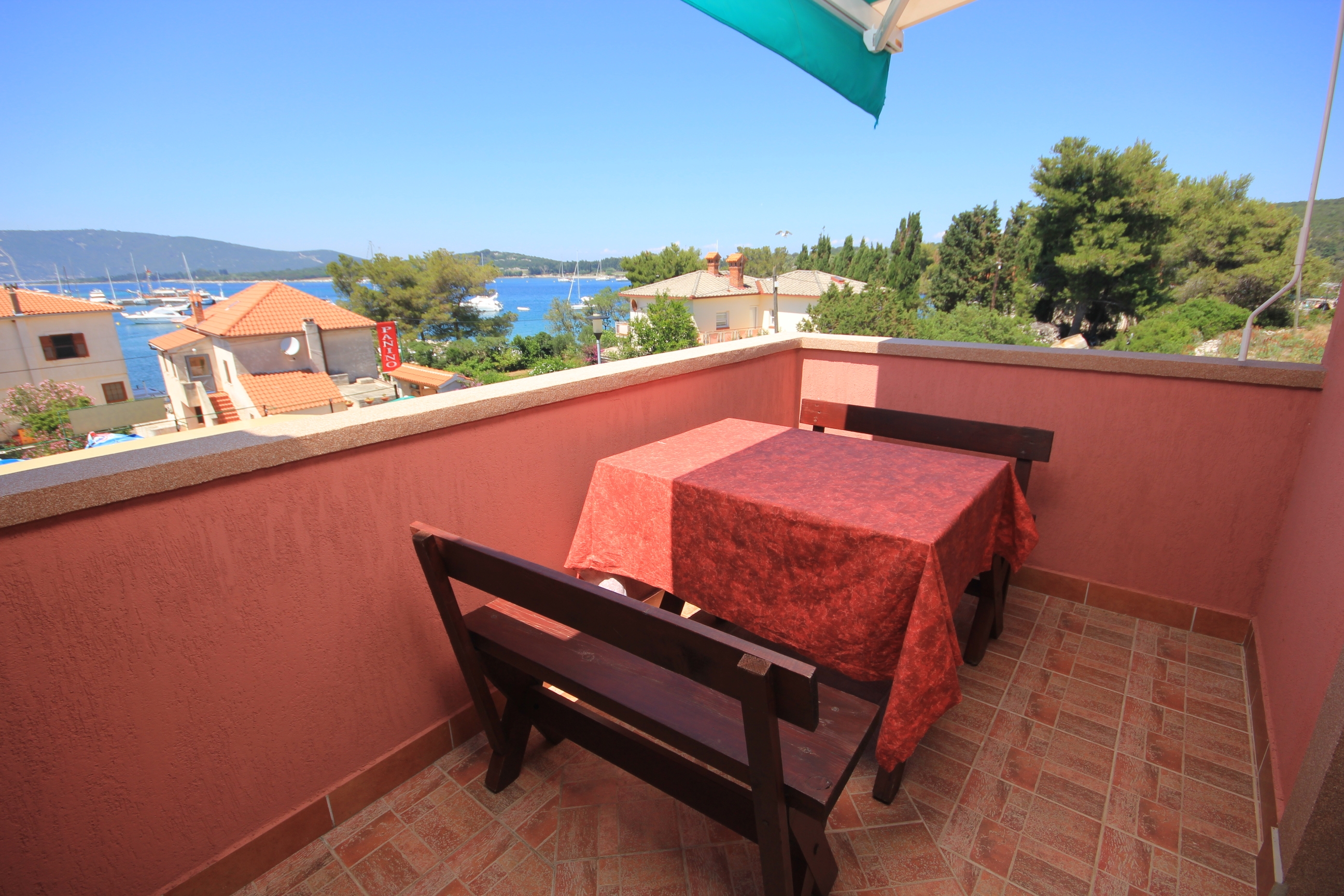 One bedroom apartment with terrace and sea view Ilovik, Lošinj (A-8069-a)