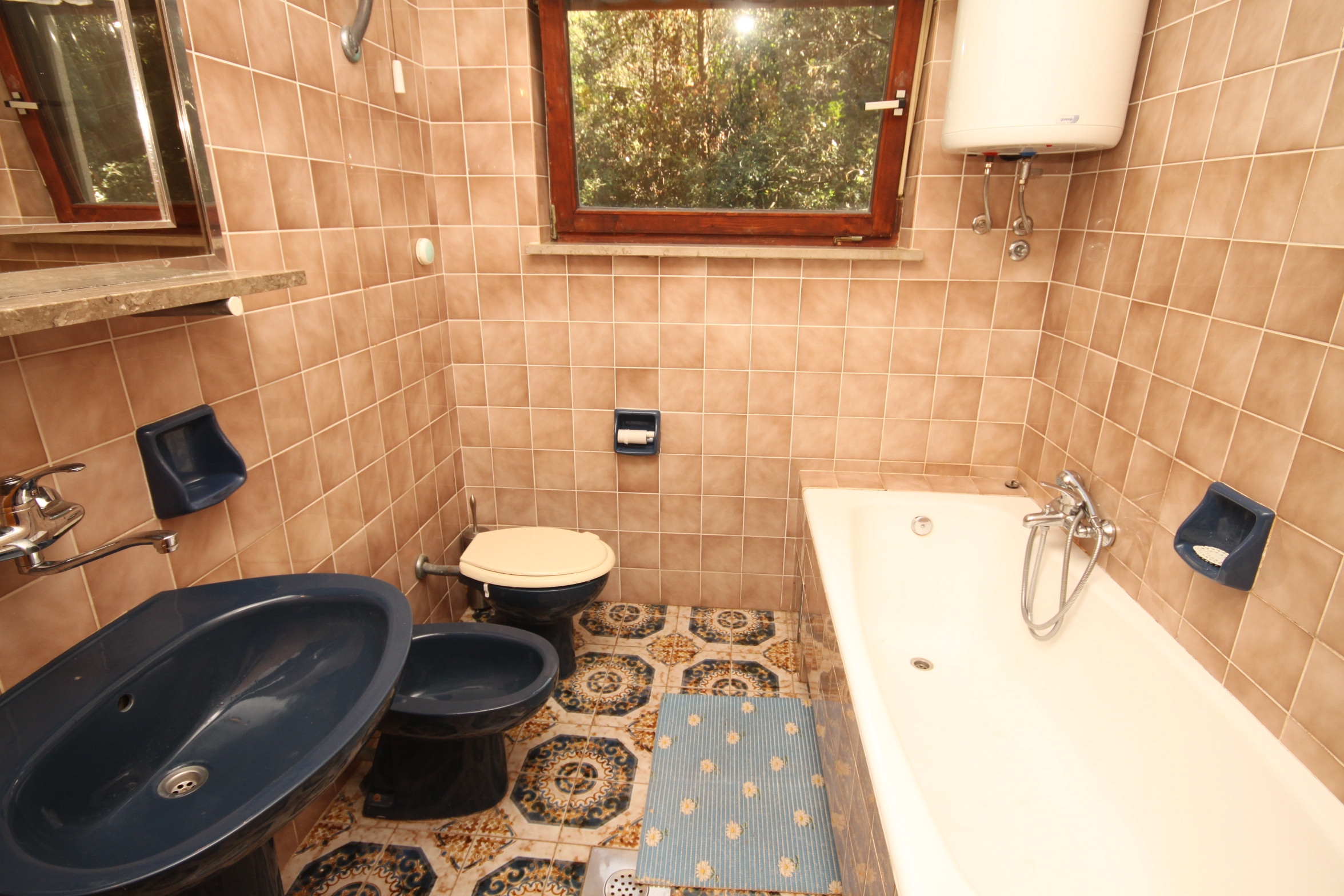 Three bedroom apartment near beach Cove Merašćica, Cres  A-a