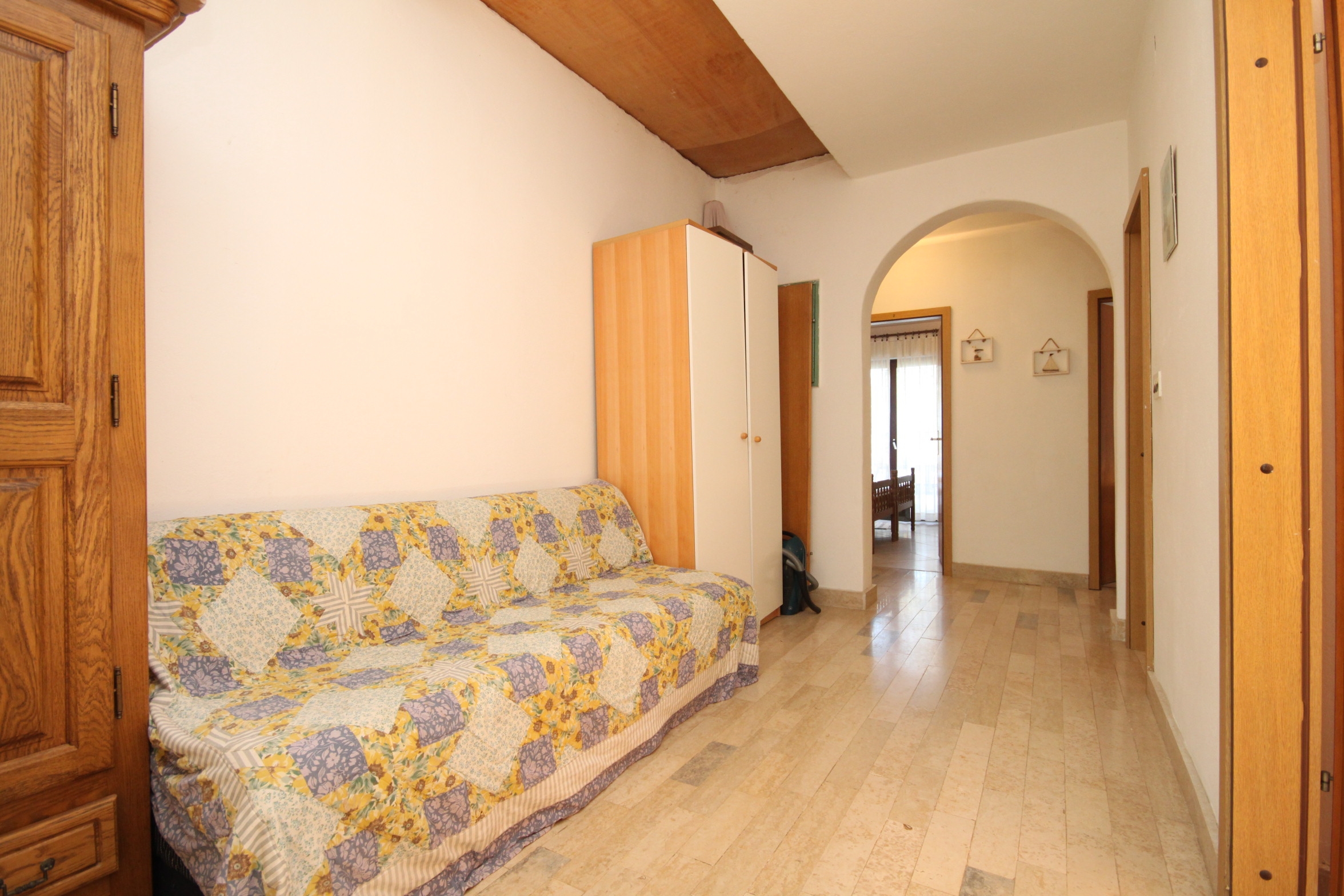 Three bedroom apartment near beach Cove Merašćica, Cres  A-a