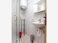 Badkamer Valun, Badkamer in the studio-apartment, (pet friendly) en WiFi.