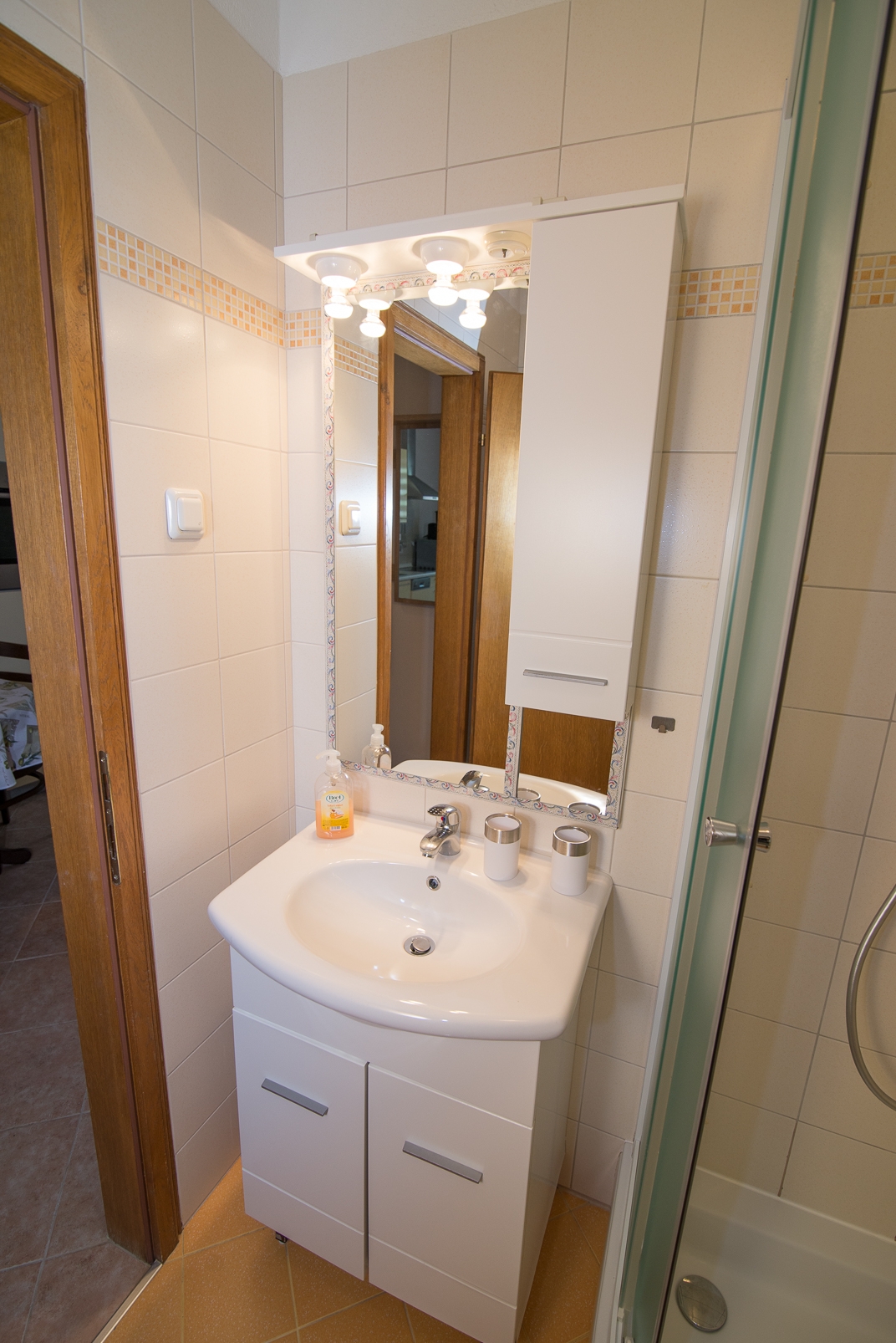 Two bedroom apartment with terrace Punta križa, Cres  A-a