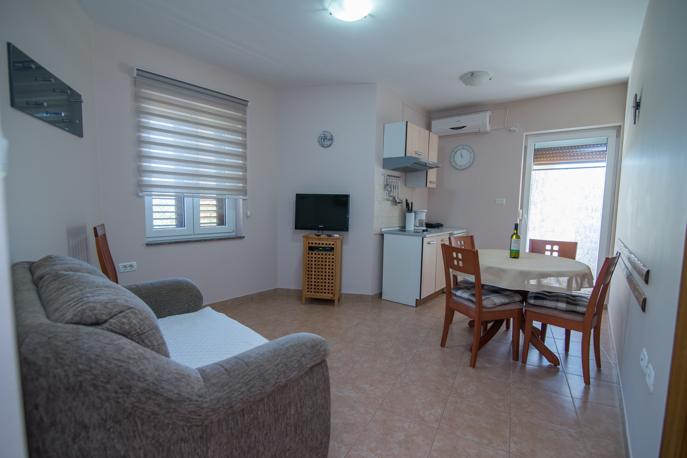 One bedroom apartment with terrace Punta križa, Cres (A-8082-b) One bedroom apartment with terrace Punta križa, Cres (A-8082-b)