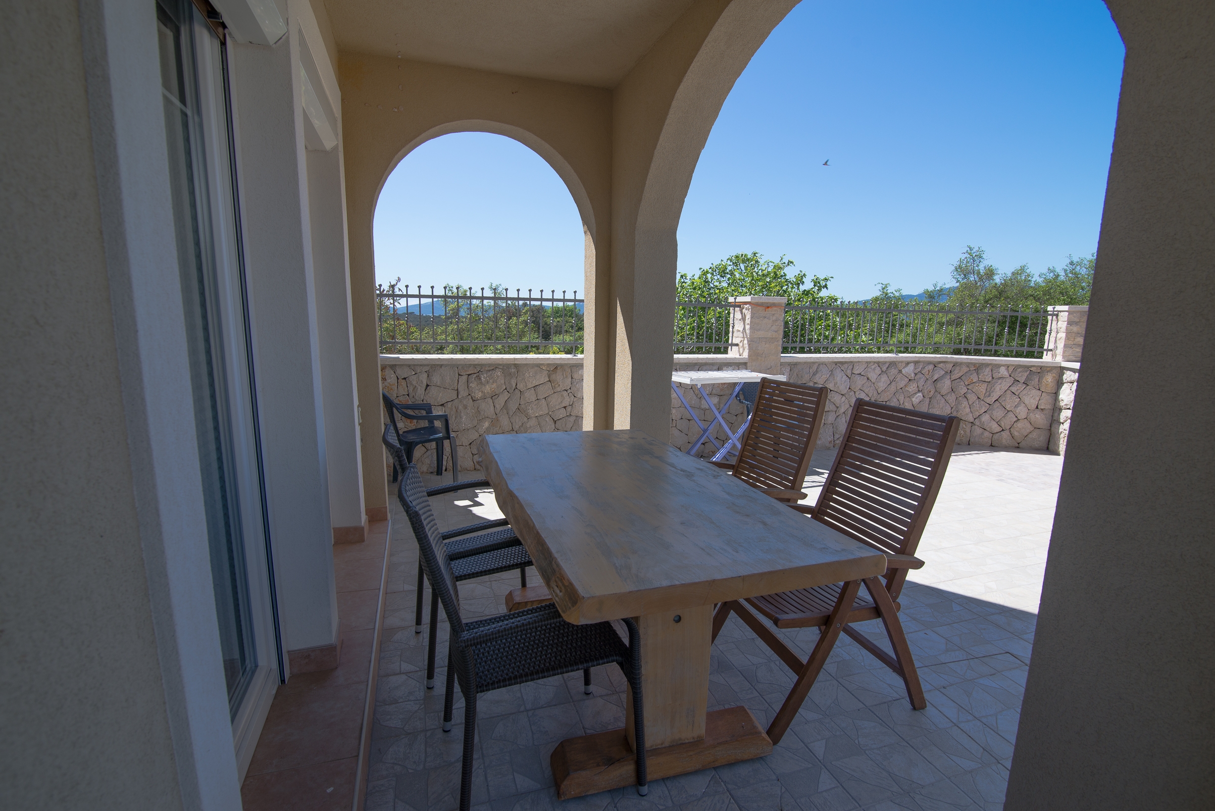 One bedroom apartment with terrace Punta križa, Cres  A-b