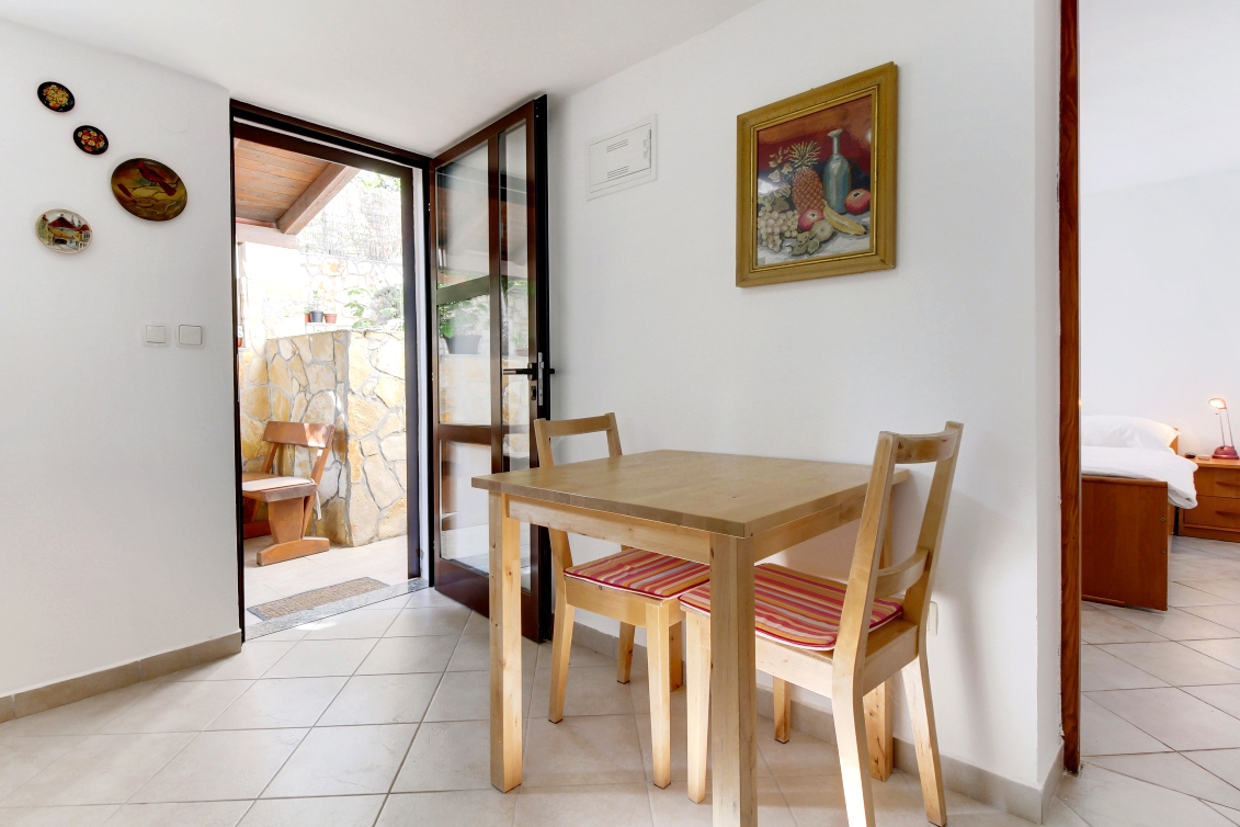 One bedroom apartment with terrace Artatore, Lošinj (A-8087-a)
